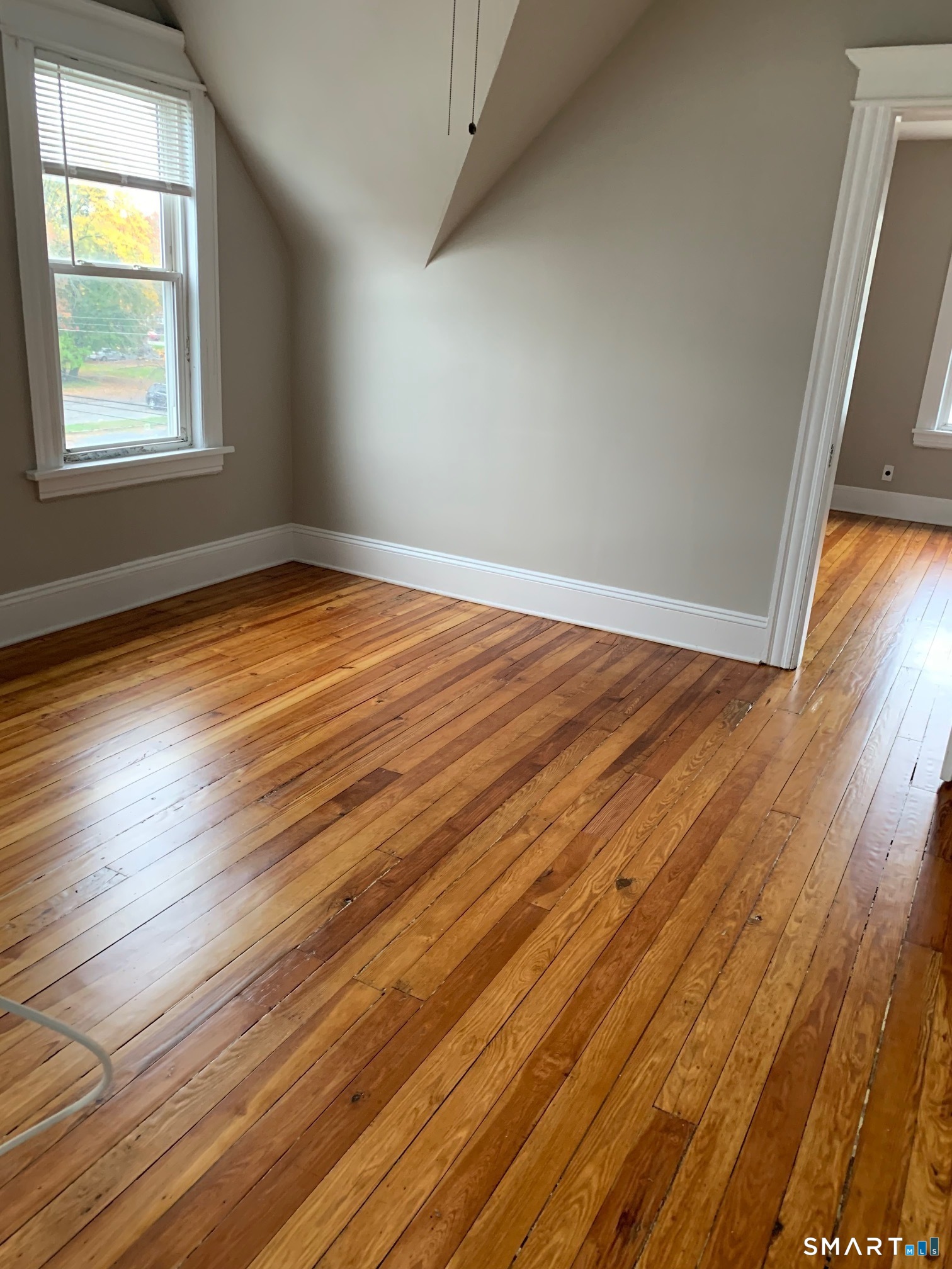 885 Grand Street photo 36