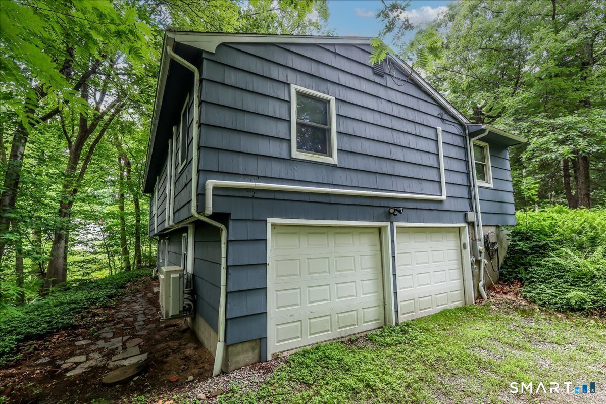 643 Bucks Hill Road photo 22