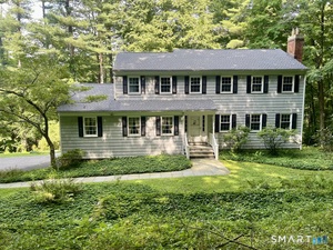 268 Umpawaug, Redding