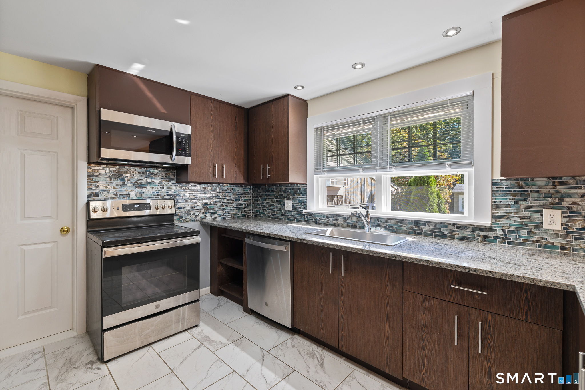 67 Hicock Drive photo 8