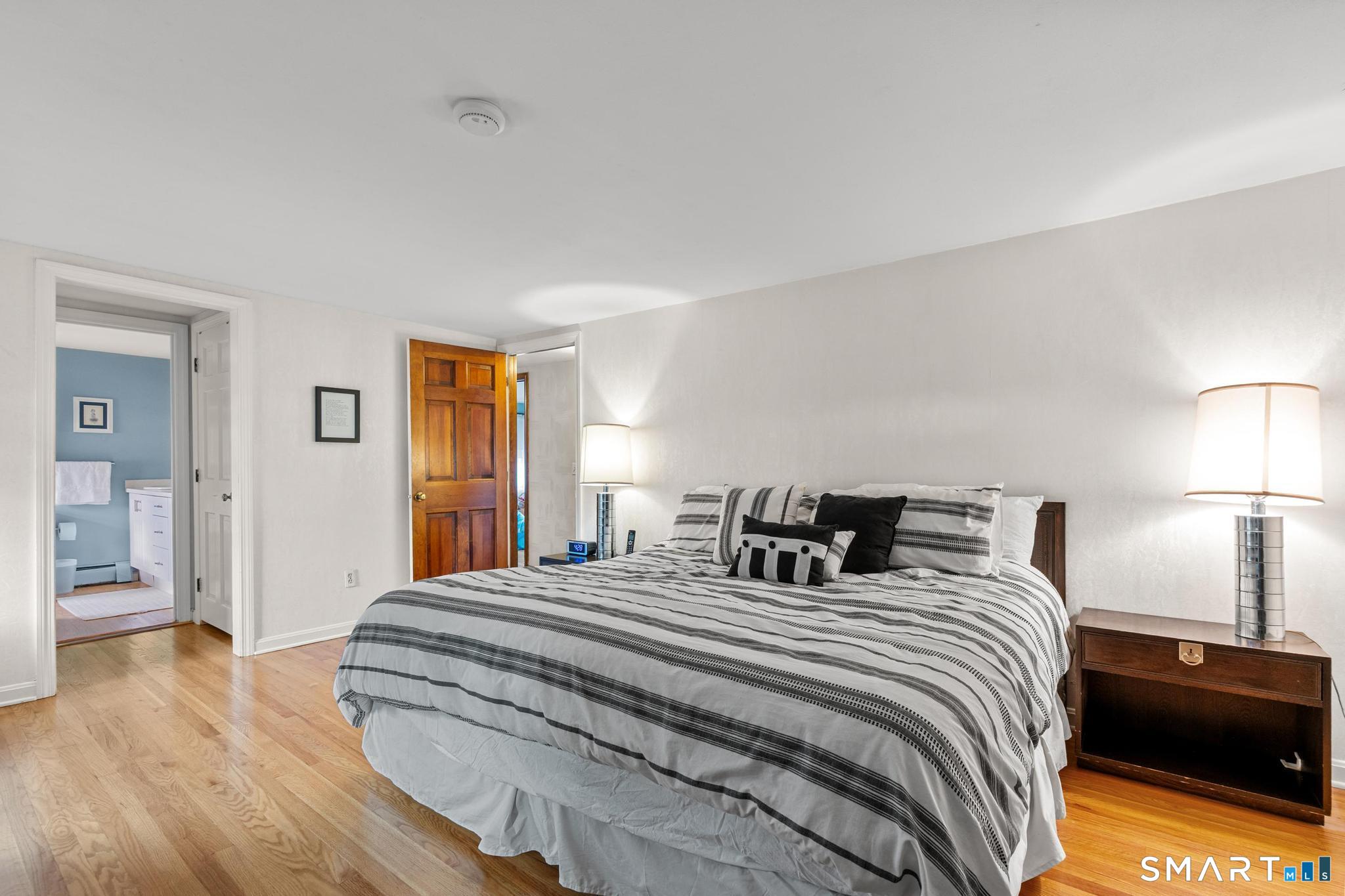 8 Robert Street photo 26