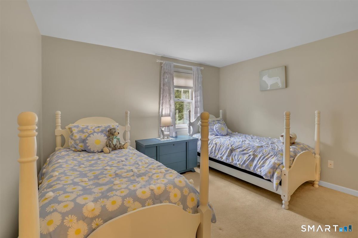 37 Woodfields Drive photo 25
