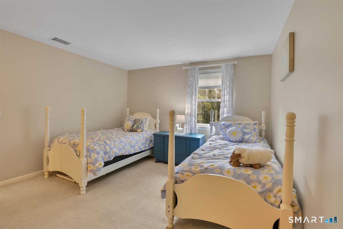 37 Woodfields Drive photo 26