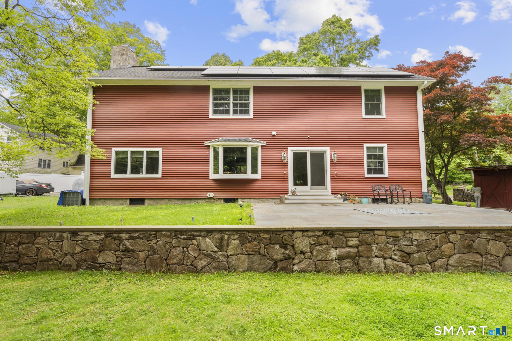 35 Armstrong Road photo 4