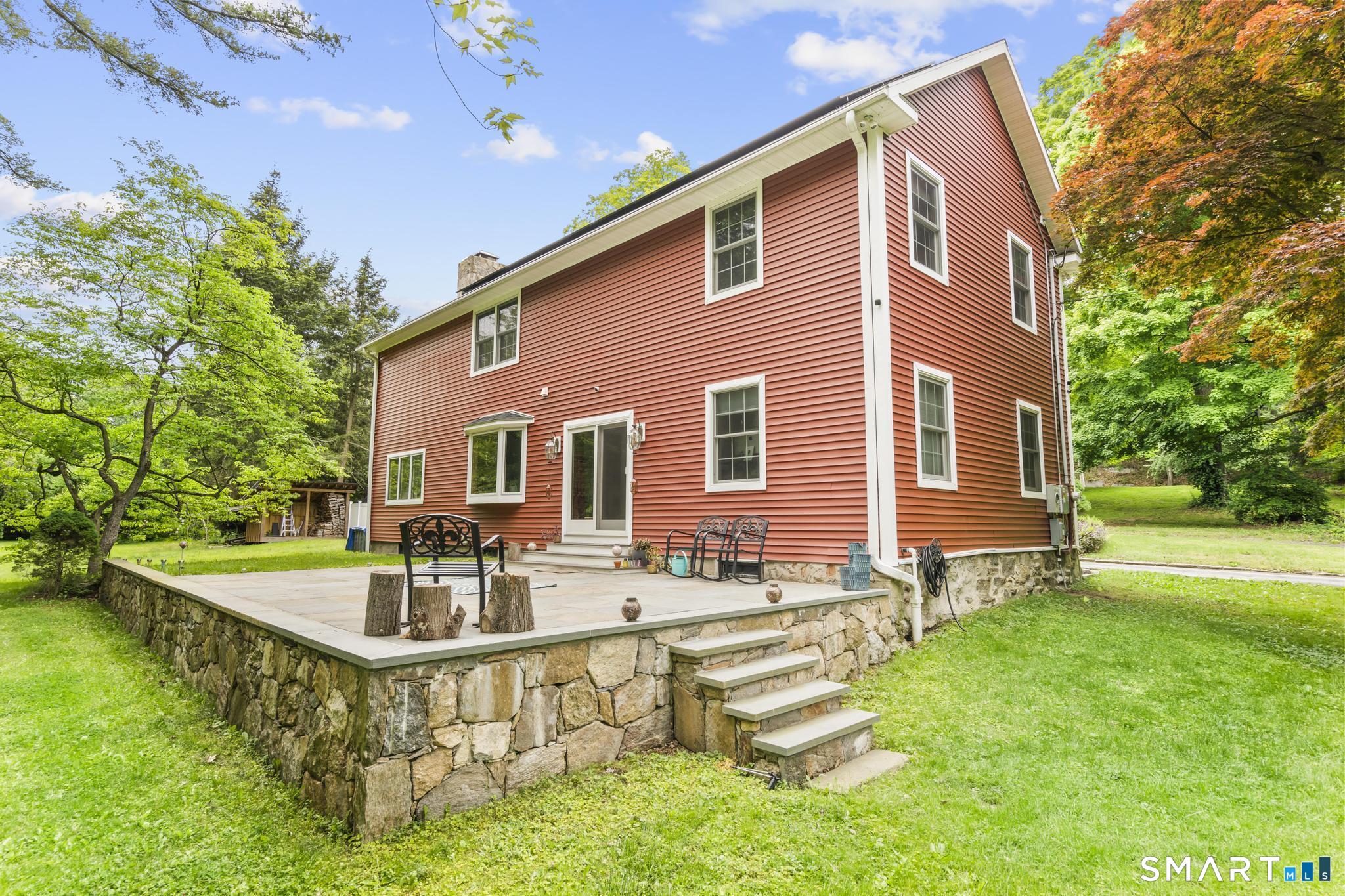 35 Armstrong Road photo 3