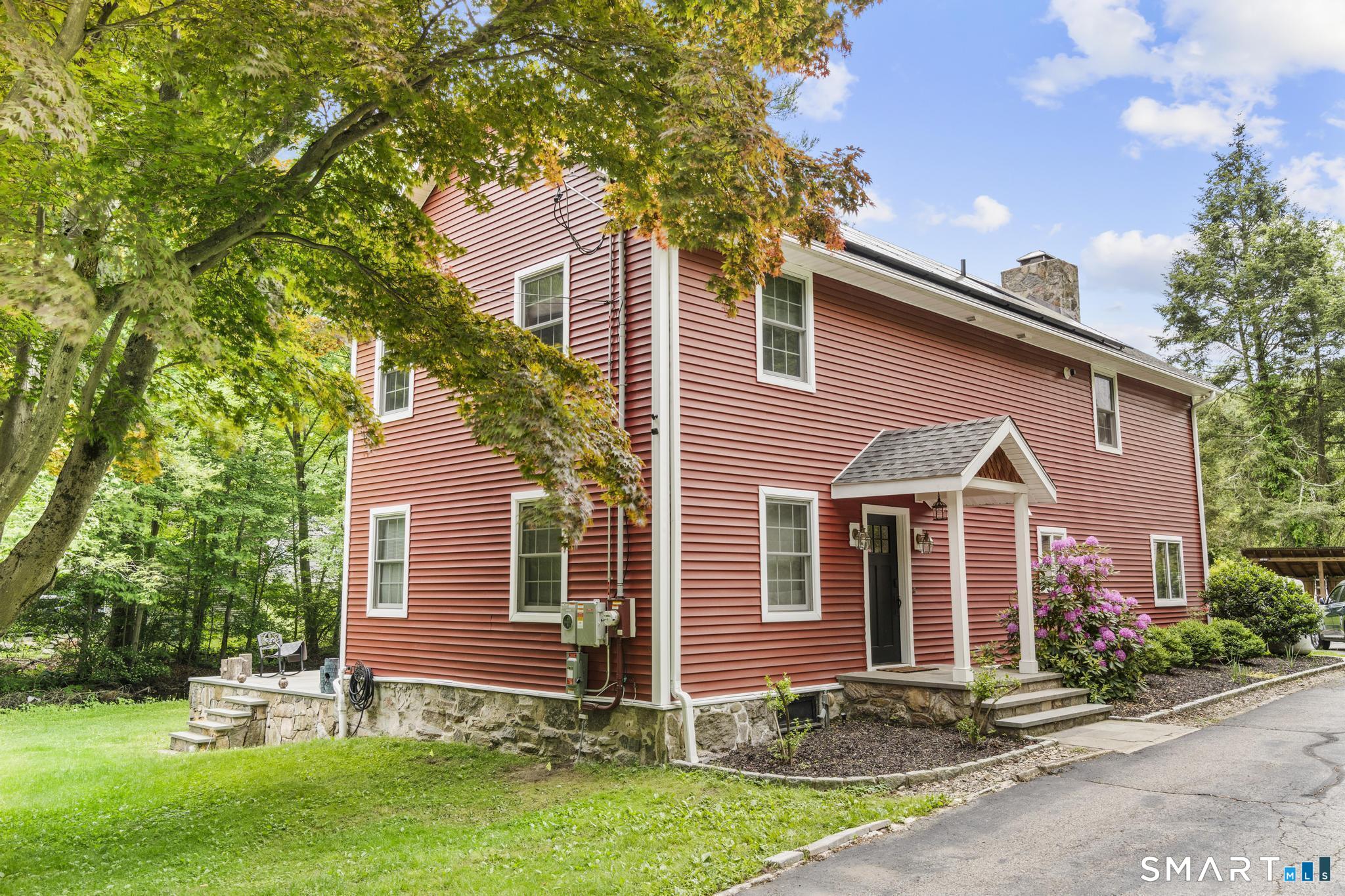 35 Armstrong Road photo 2