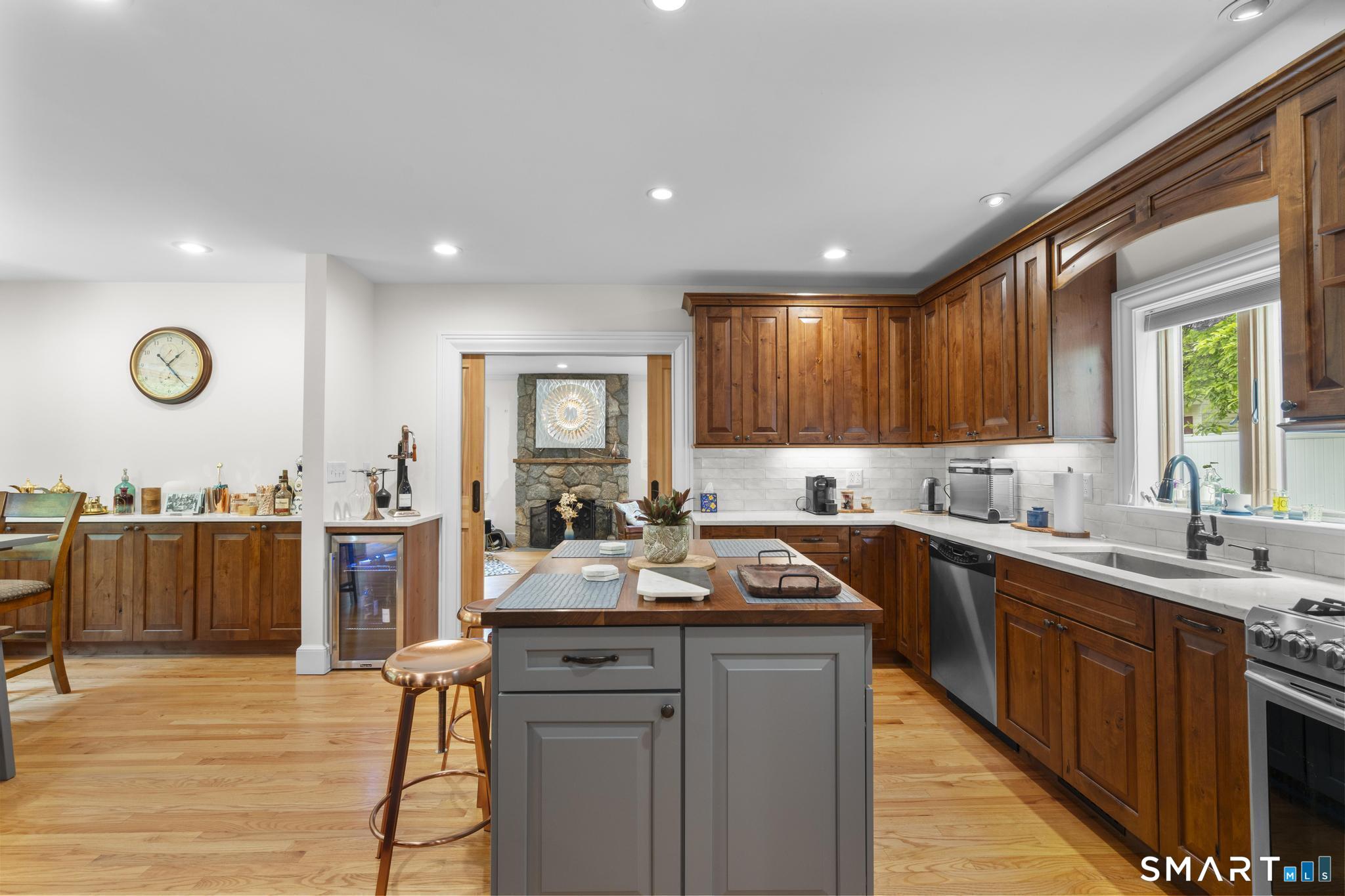 35 Armstrong Road photo 8