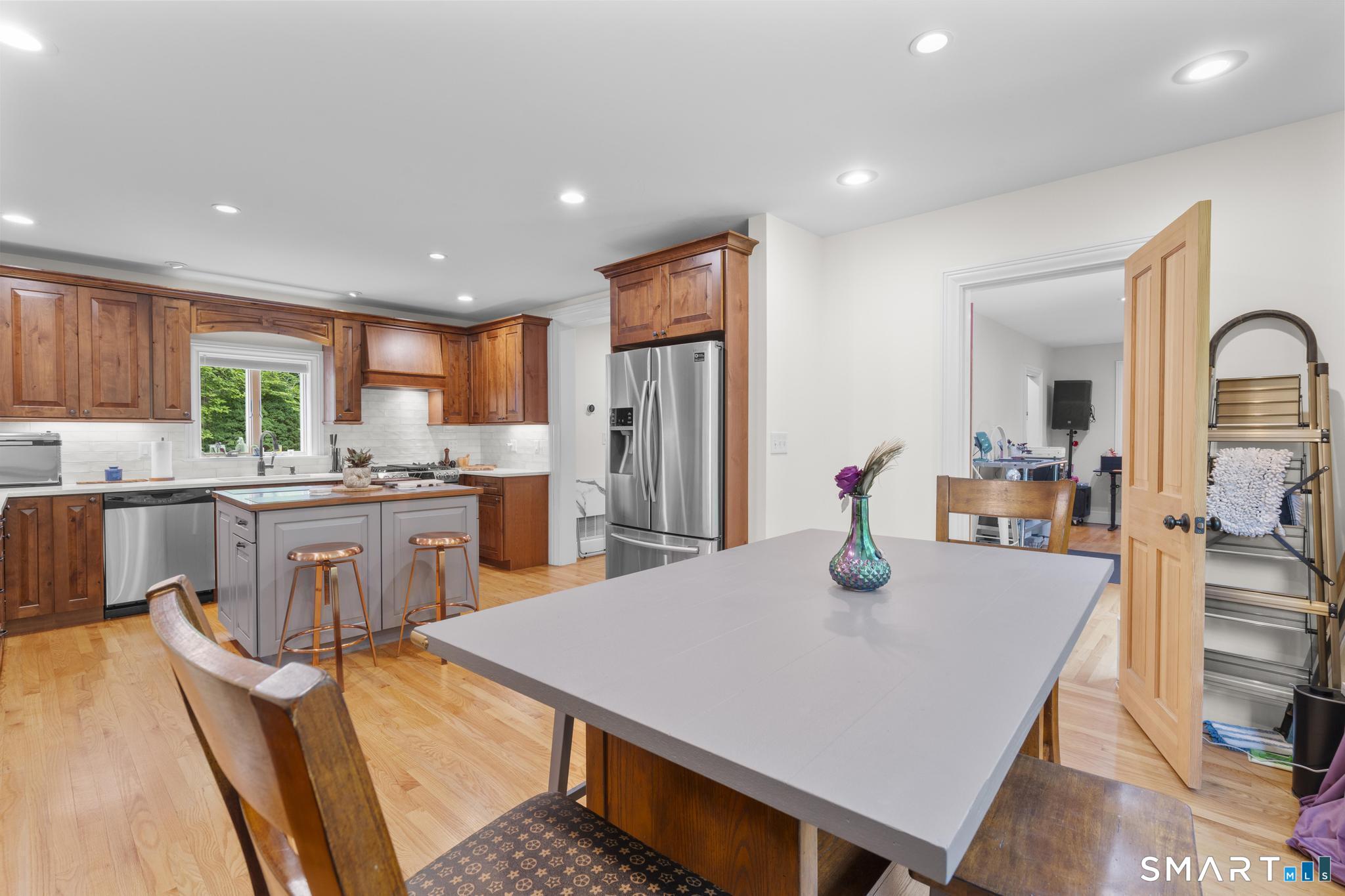 35 Armstrong Road photo 12