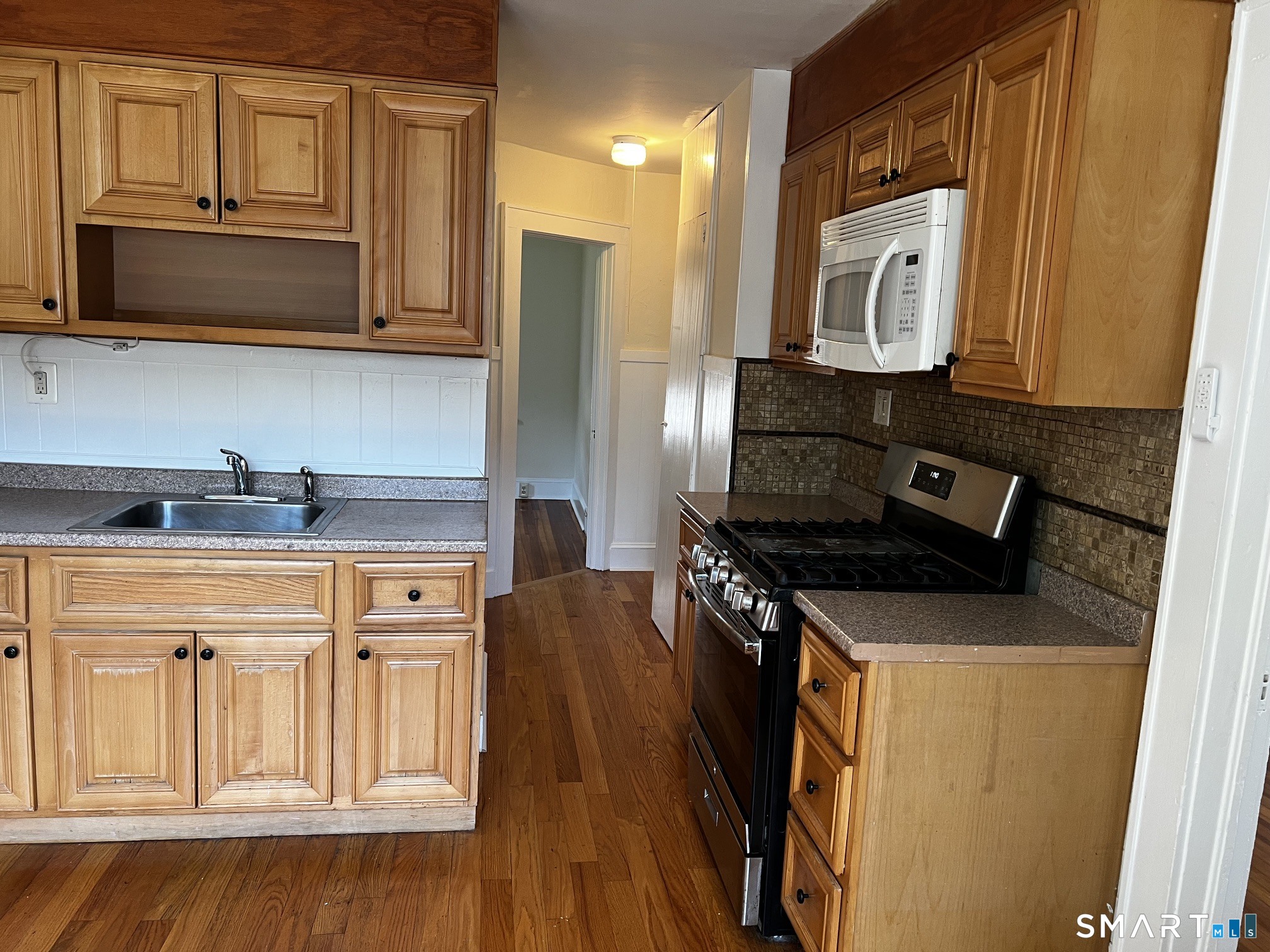 243 Henry Avenue photo 6