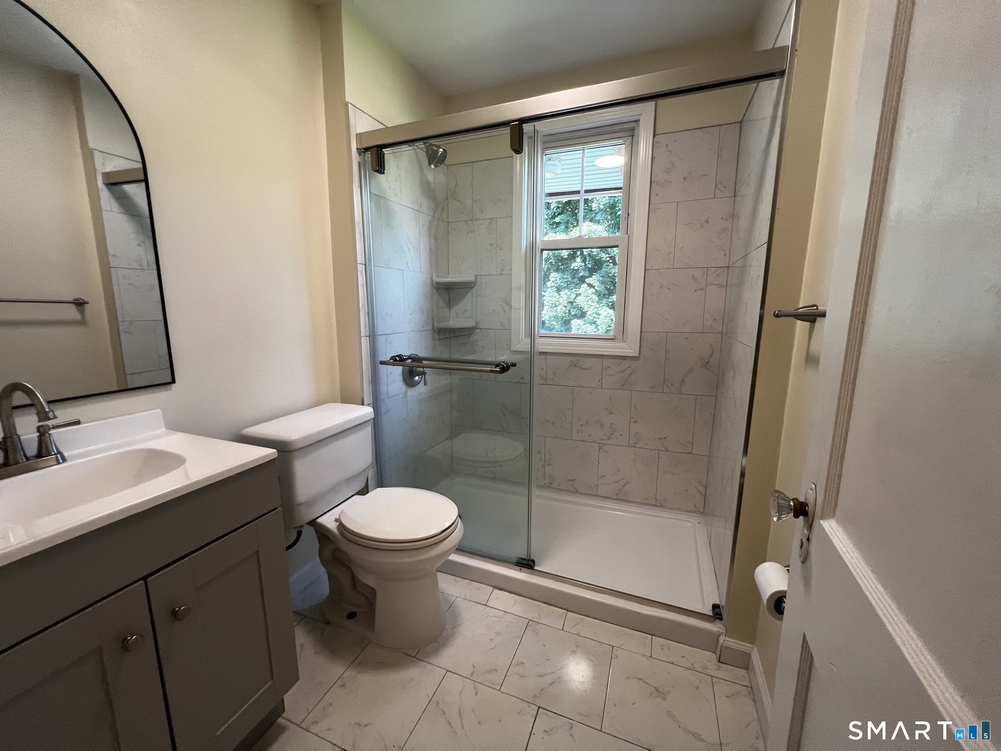 243 Henry Avenue photo 7
