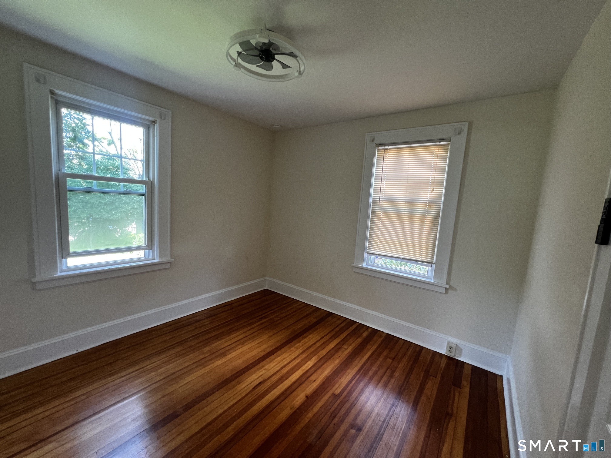243 Henry Avenue photo 9