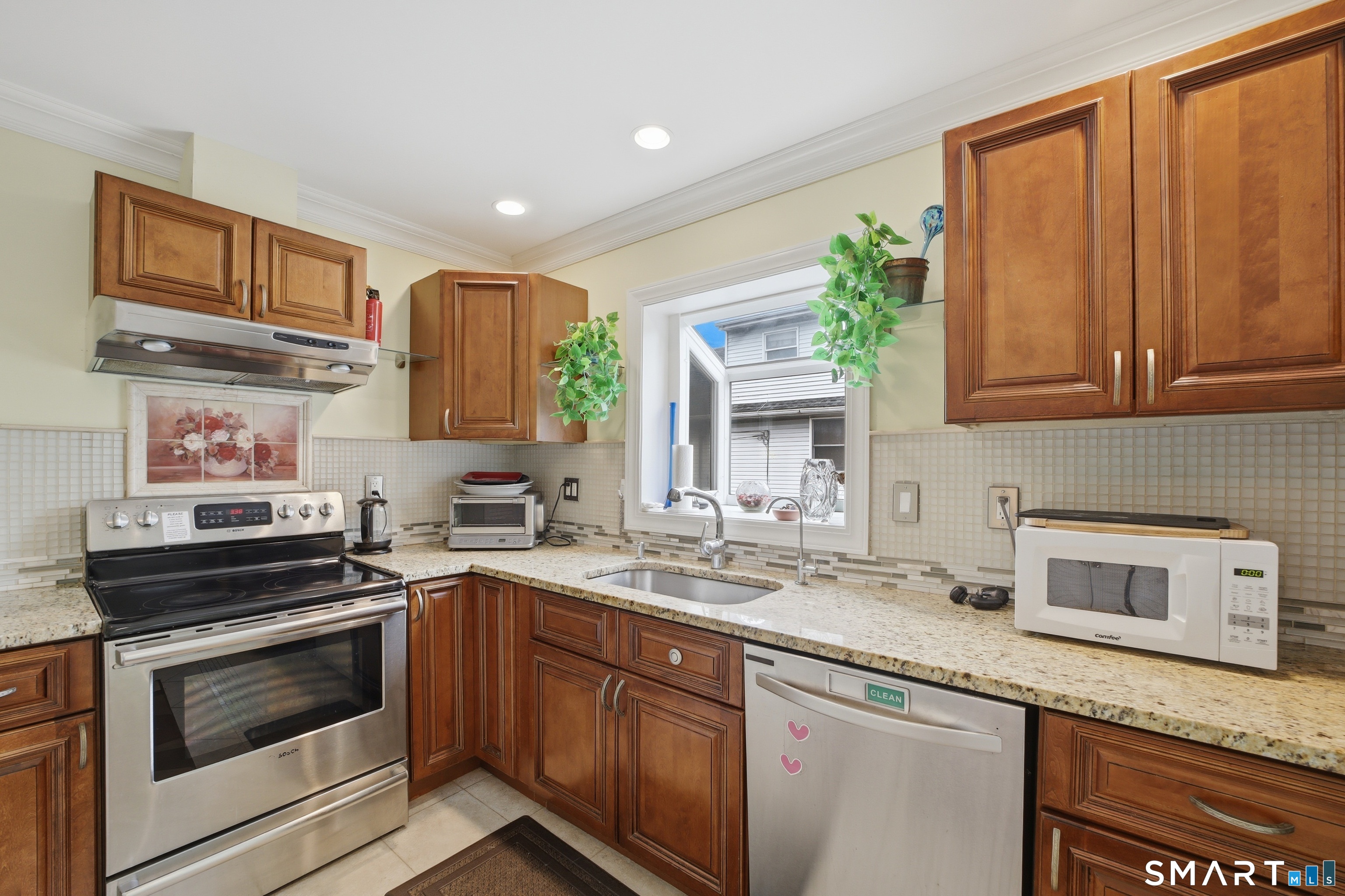 22 Lyon Avenue photo 13