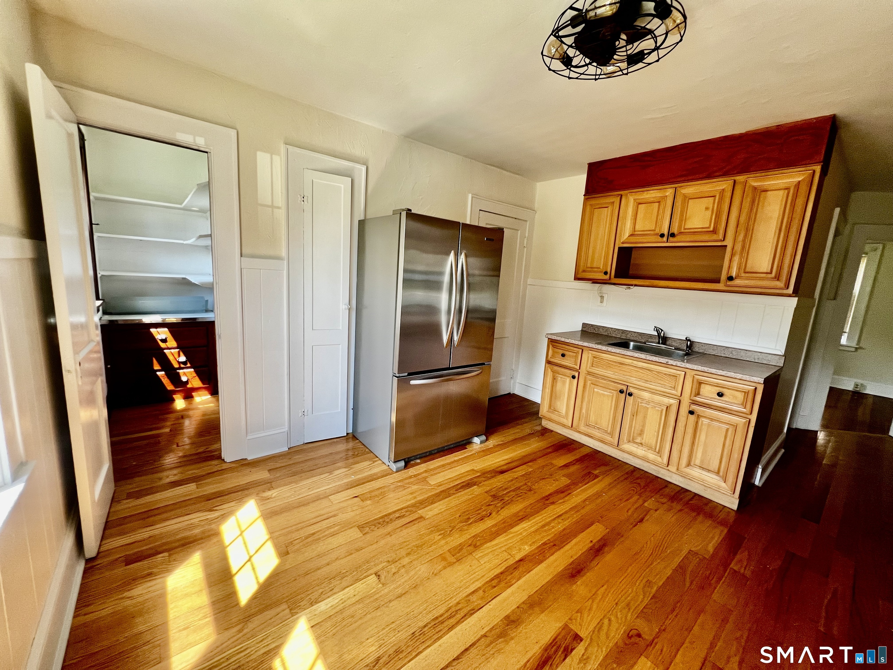 243 Henry Avenue photo 5
