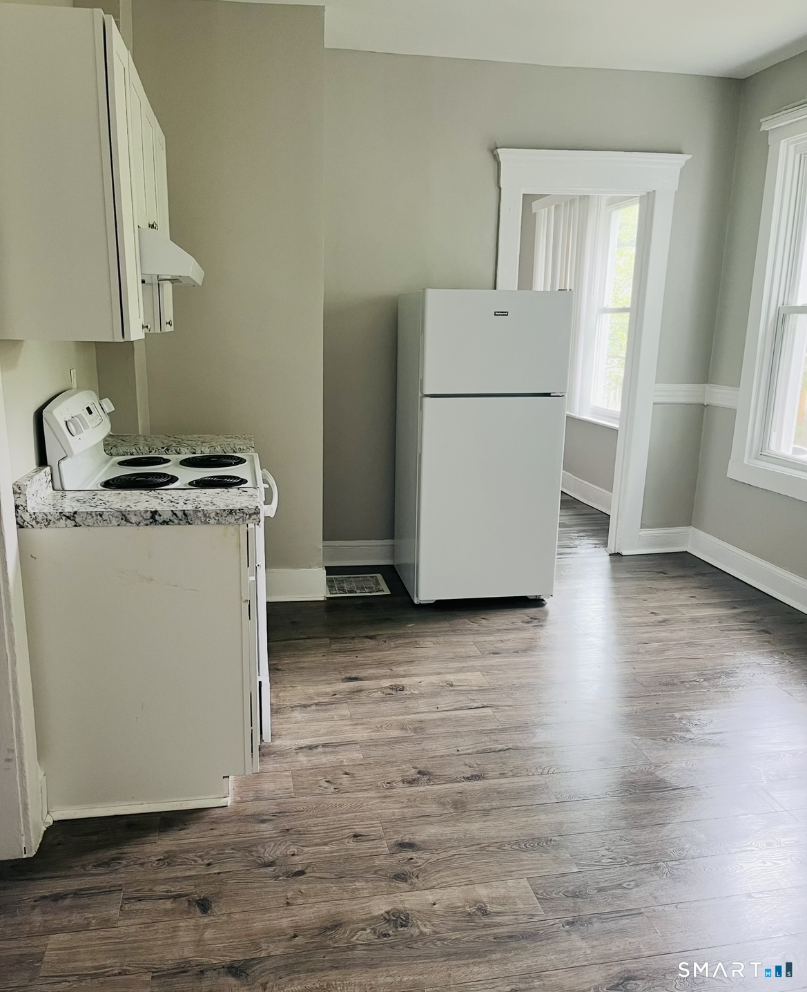 622 Winchester Avenue photo 9