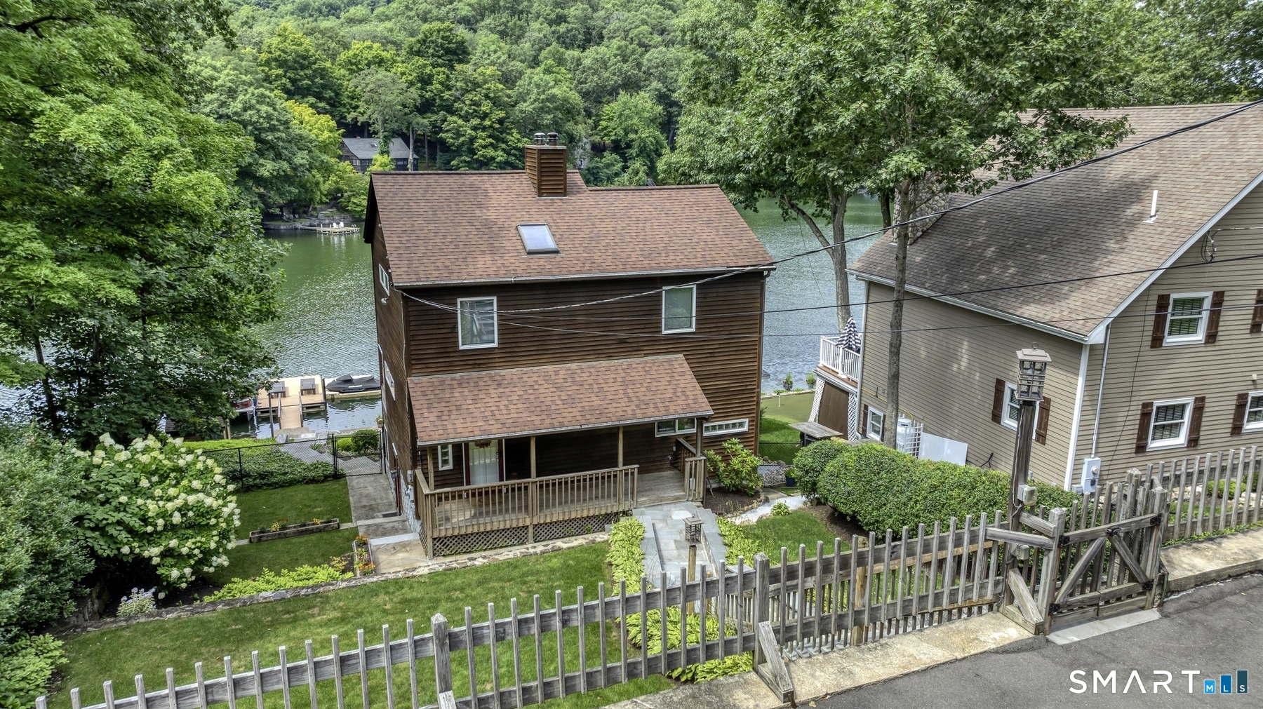 11 Candlewood Road photo 2