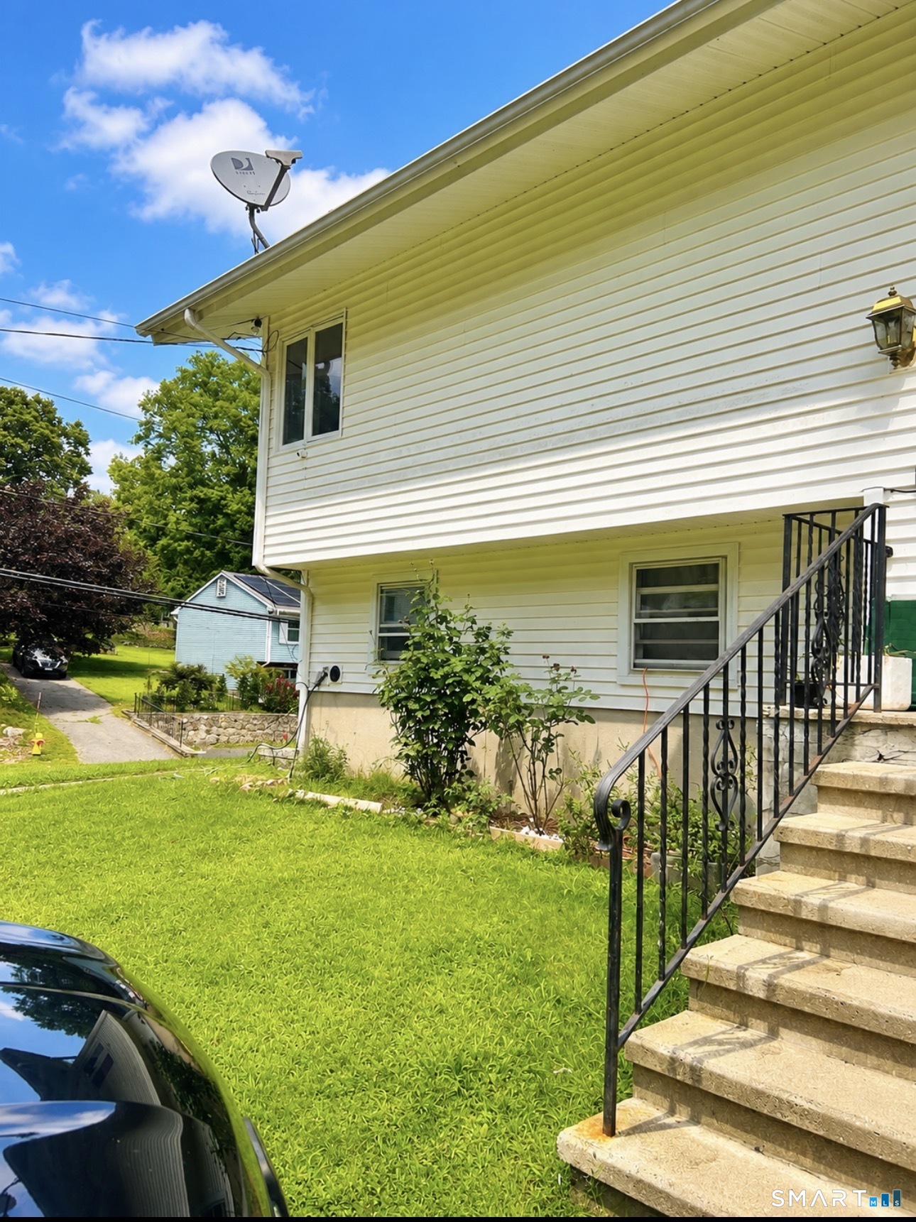 85 Mason Avenue photo 2
