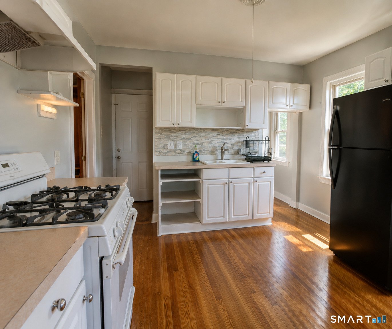 53 Davis Avenue photo 2