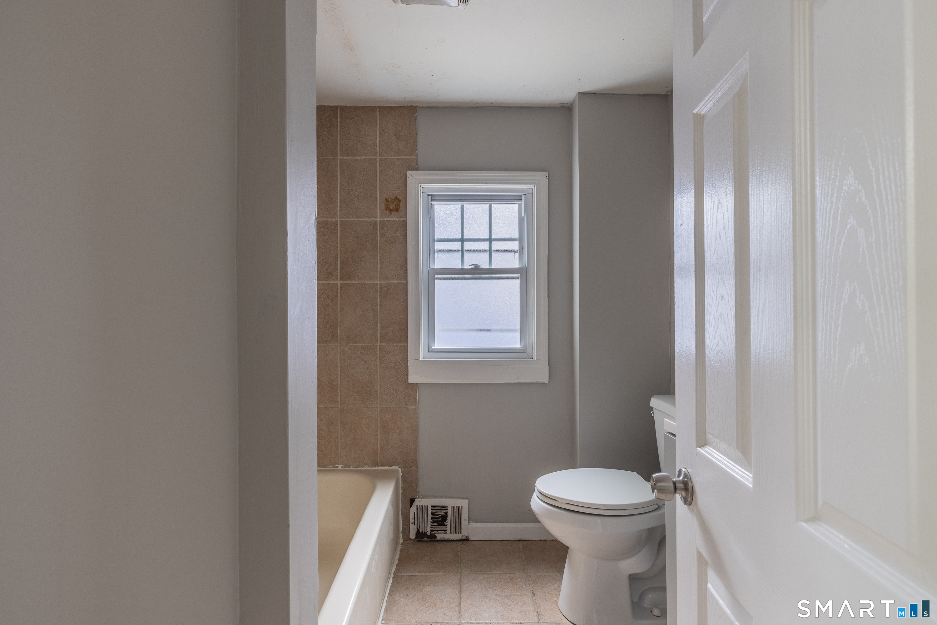 166 Earl Avenue photo 12