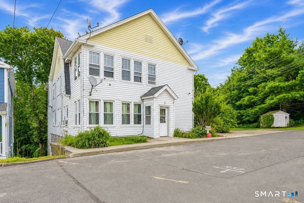 2nd image of 33 Vista Pl, Waterbury, CT 06708 | MLS# 24199045