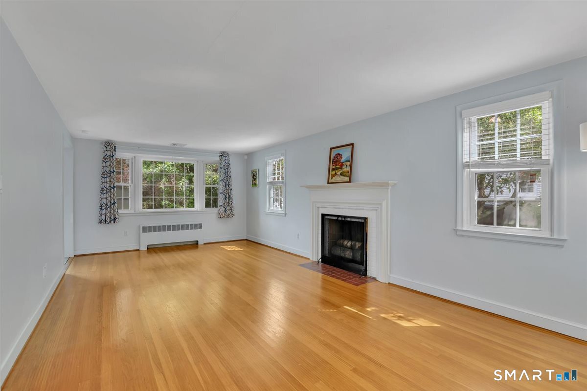 117 Hyde Road photo 8