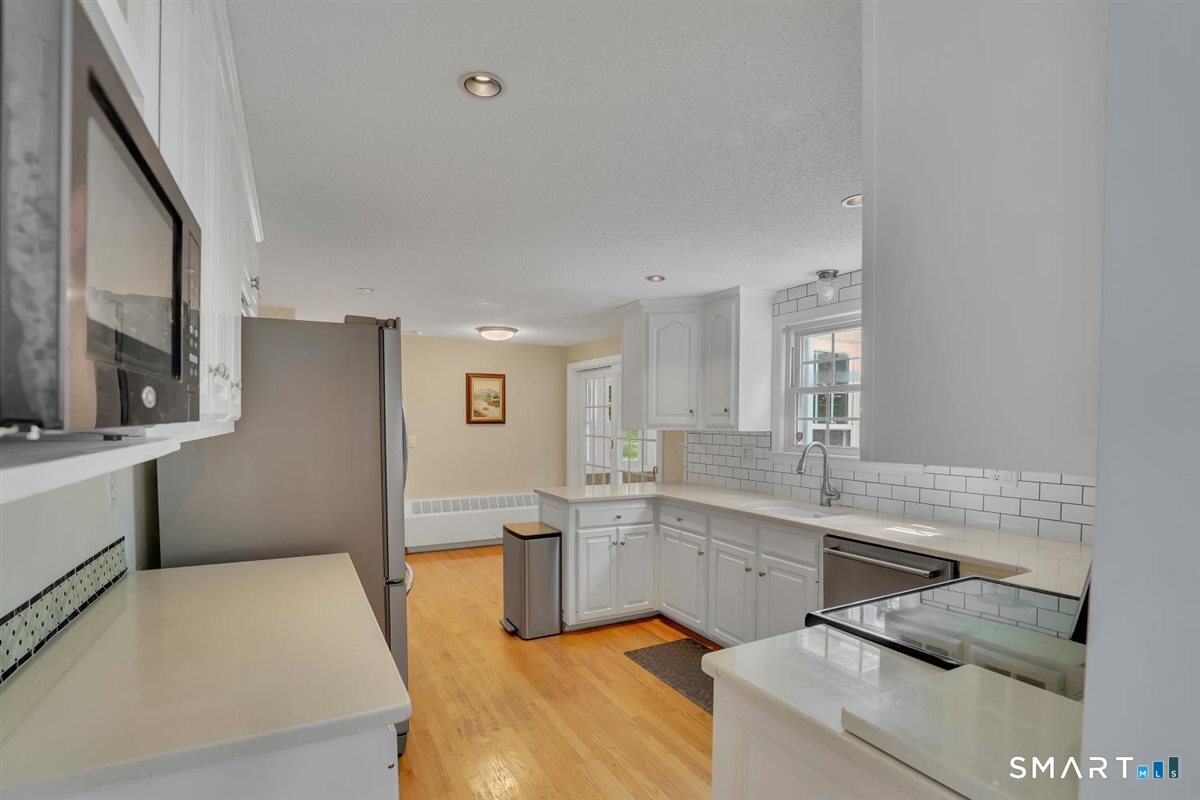 117 Hyde Road photo 9