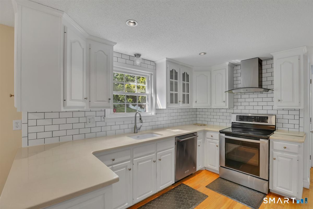 117 Hyde Road photo 11