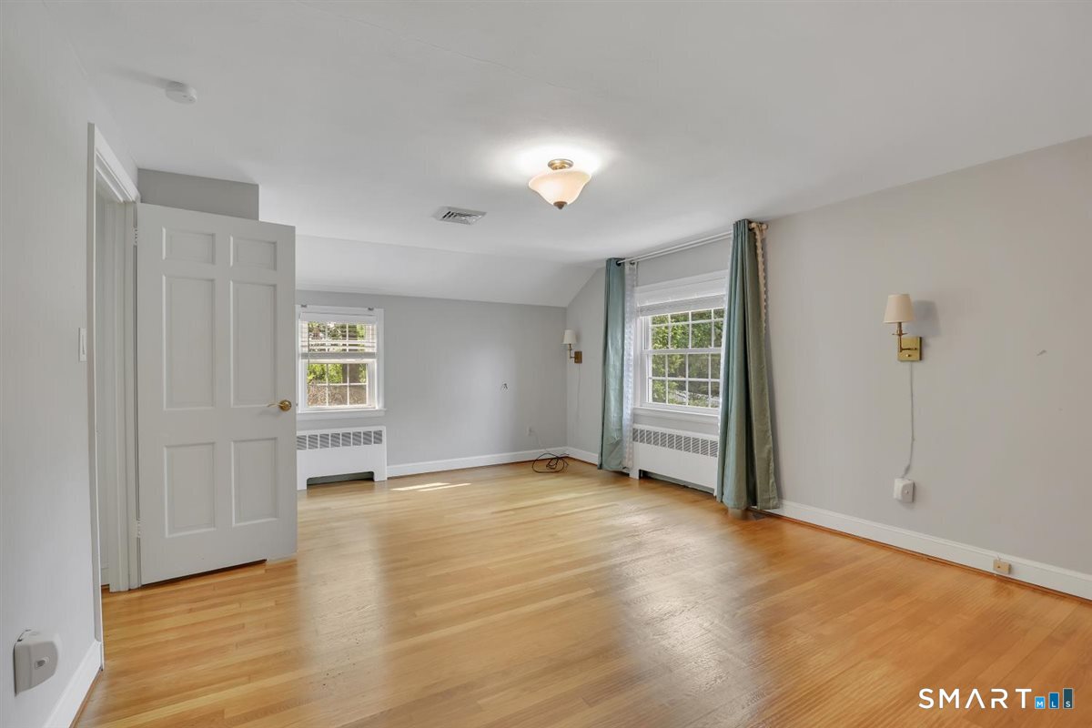 117 Hyde Road photo 24