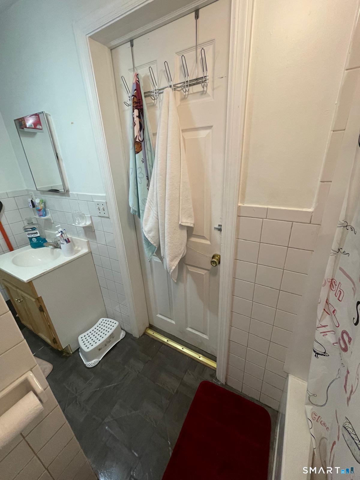 981 William Street photo 13