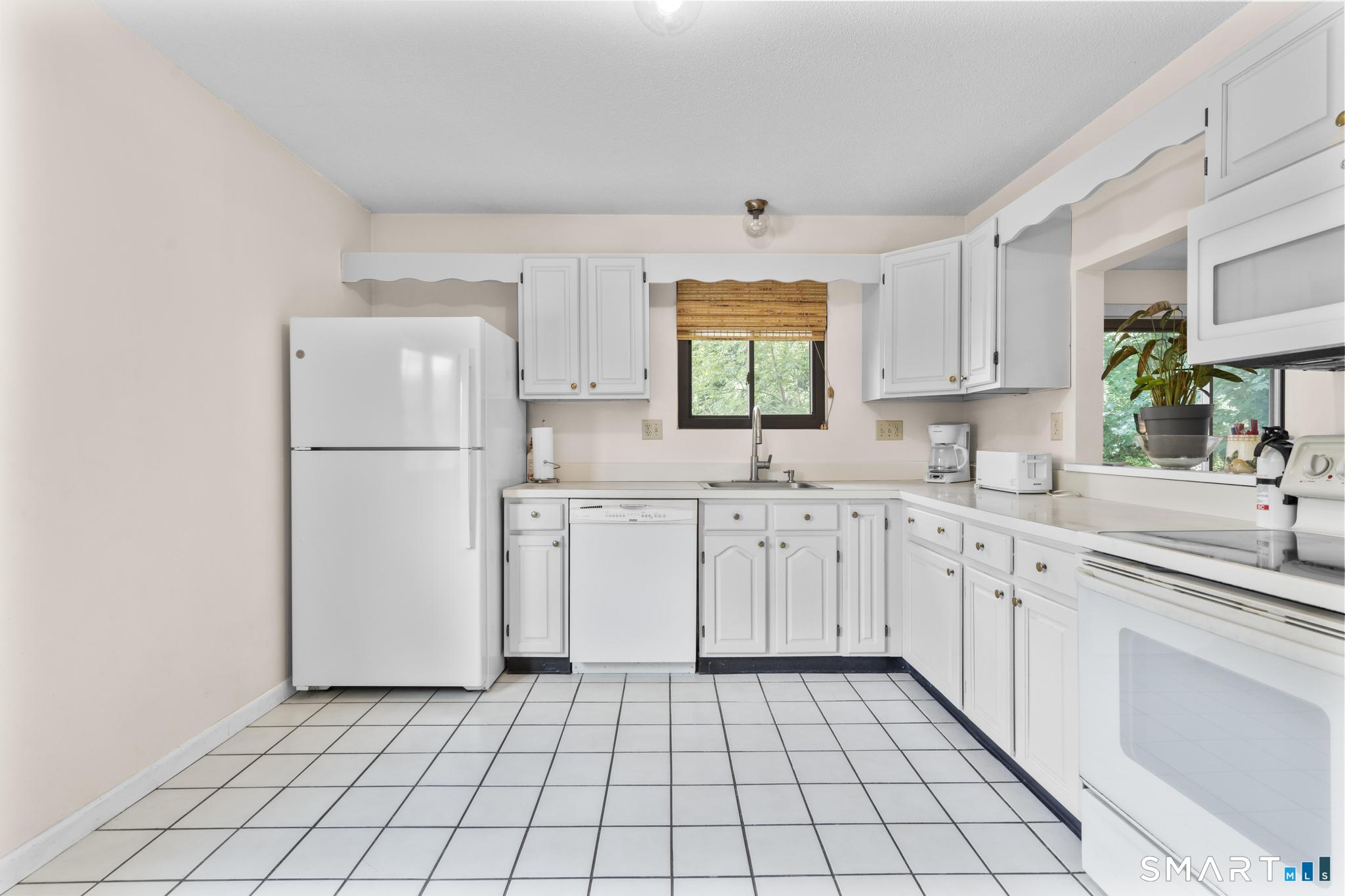 196 New Haven Avenue Unit #325 photo 14