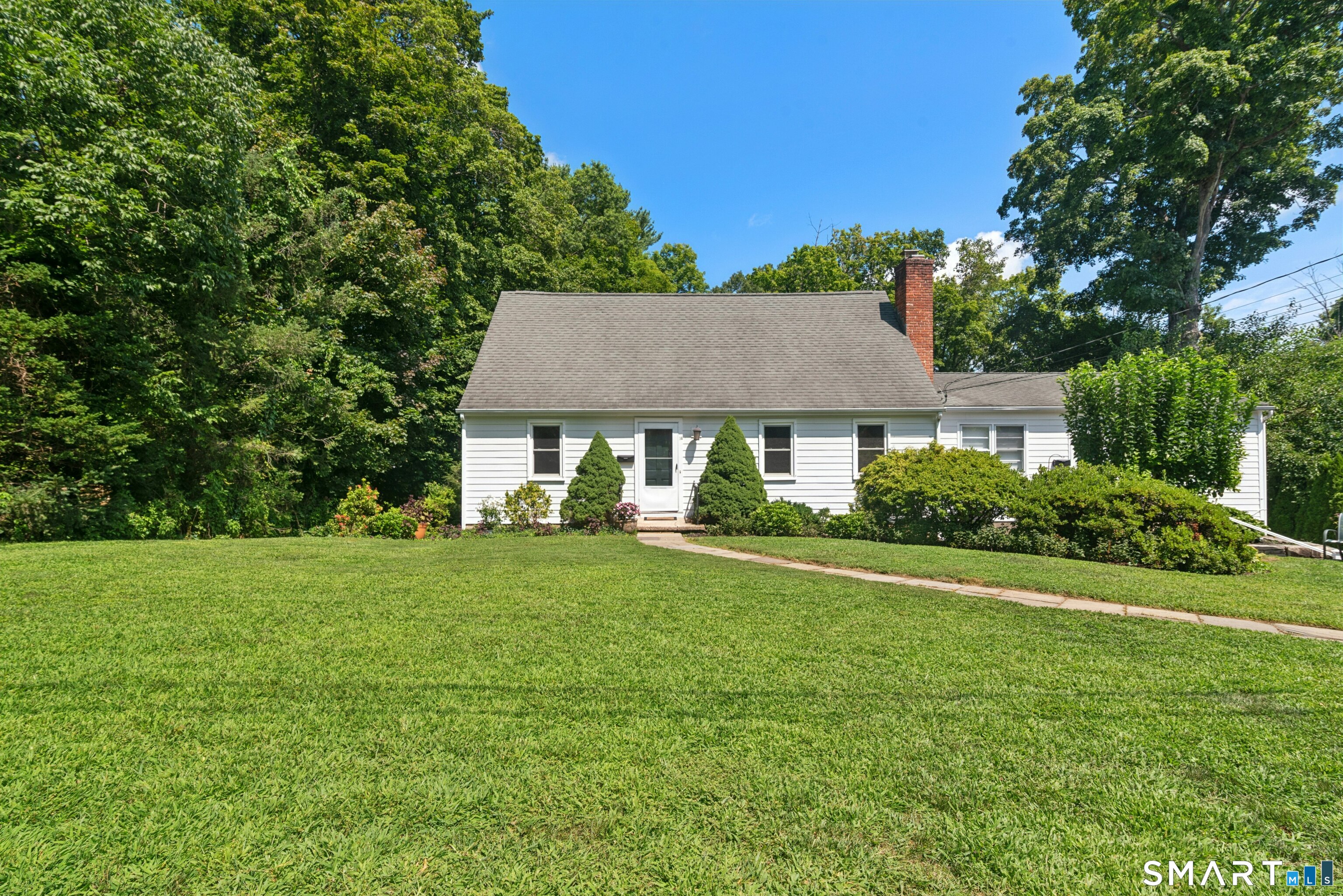 14 Down River Road, New Canaan, Connecticut photo 1