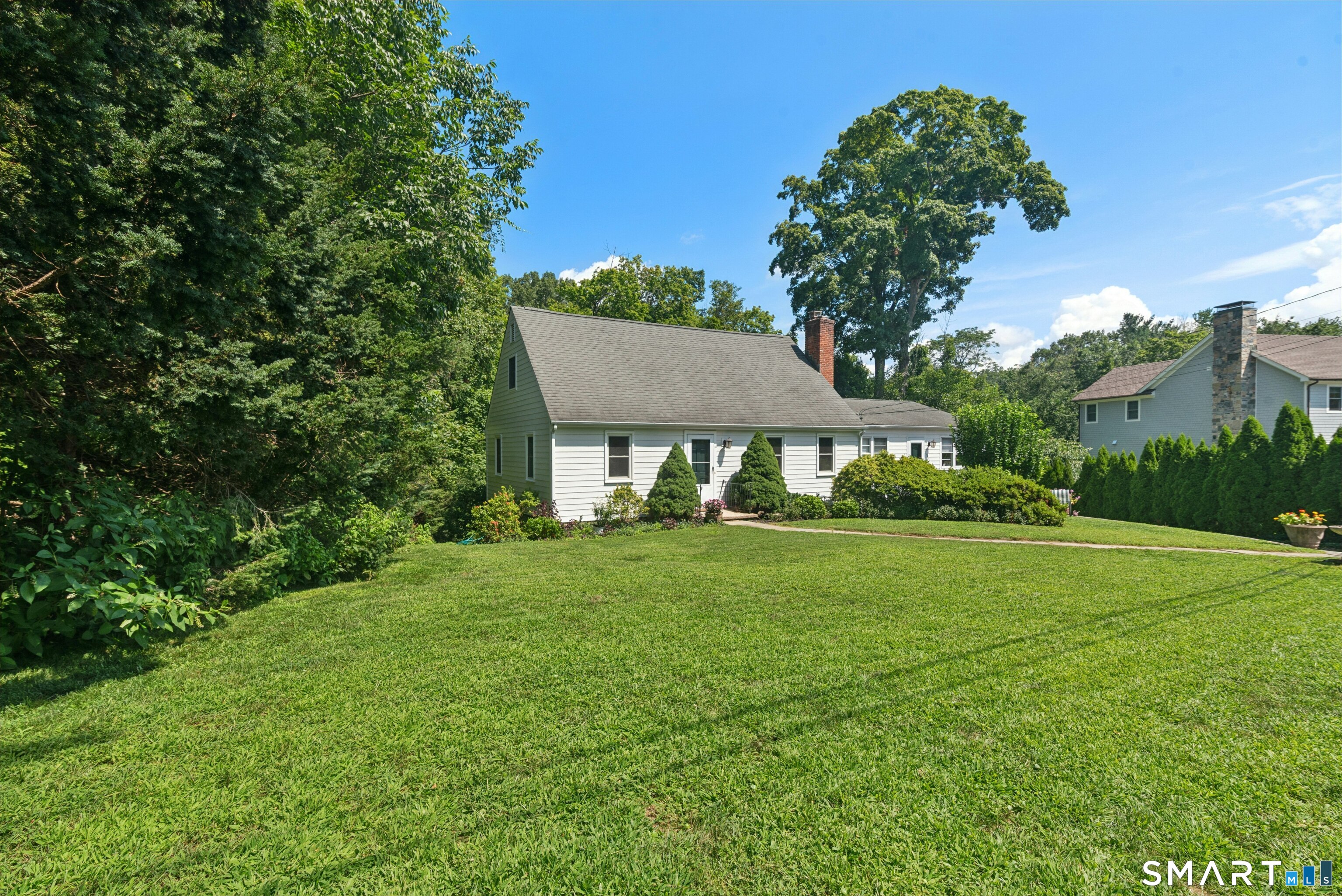 14 Down River Road, New Canaan, Connecticut photo 2