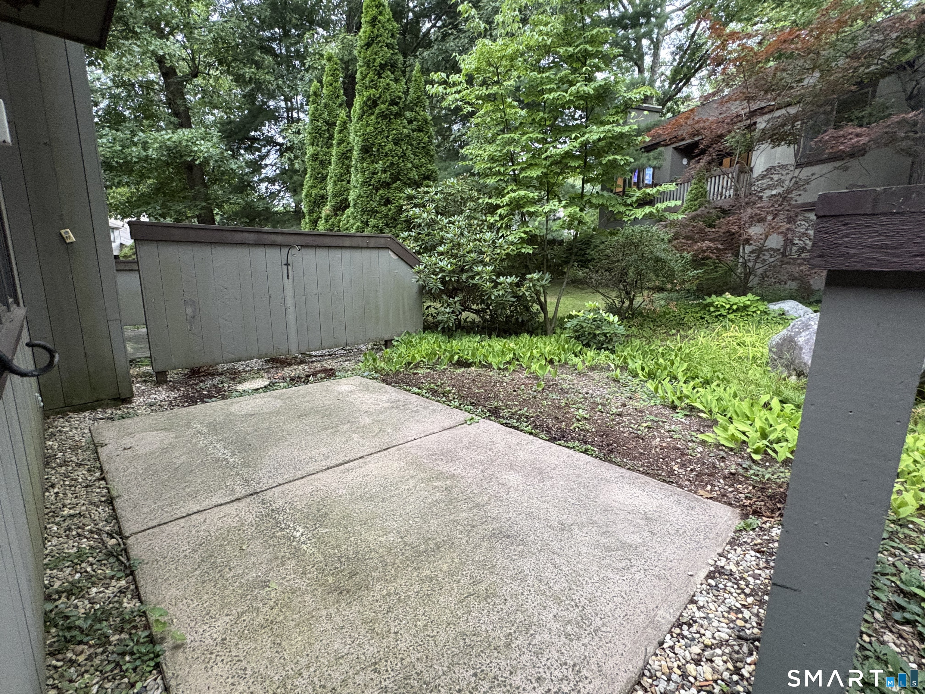 3 Willow Lane photo 2