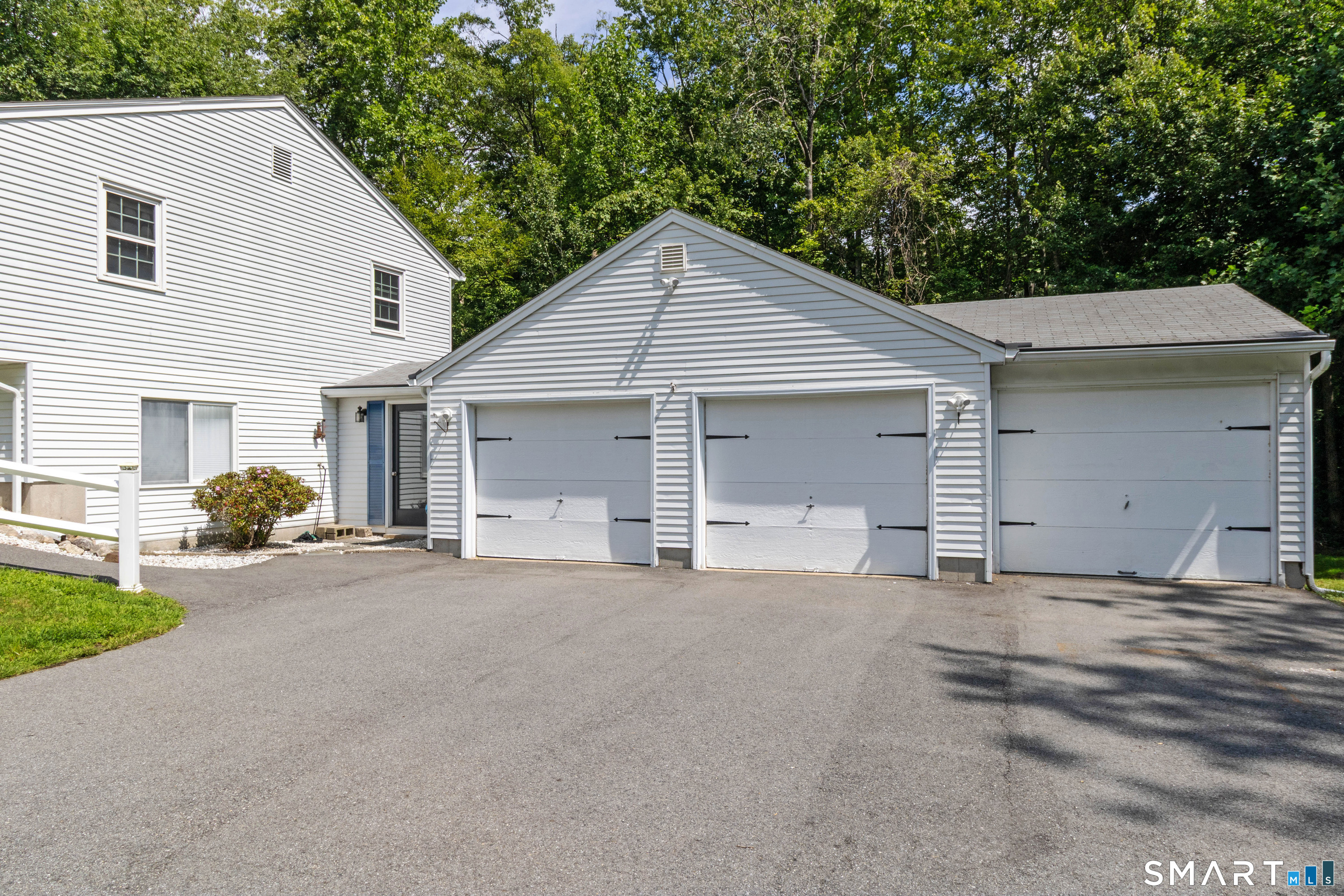 18 Crestwood Drive photo 36