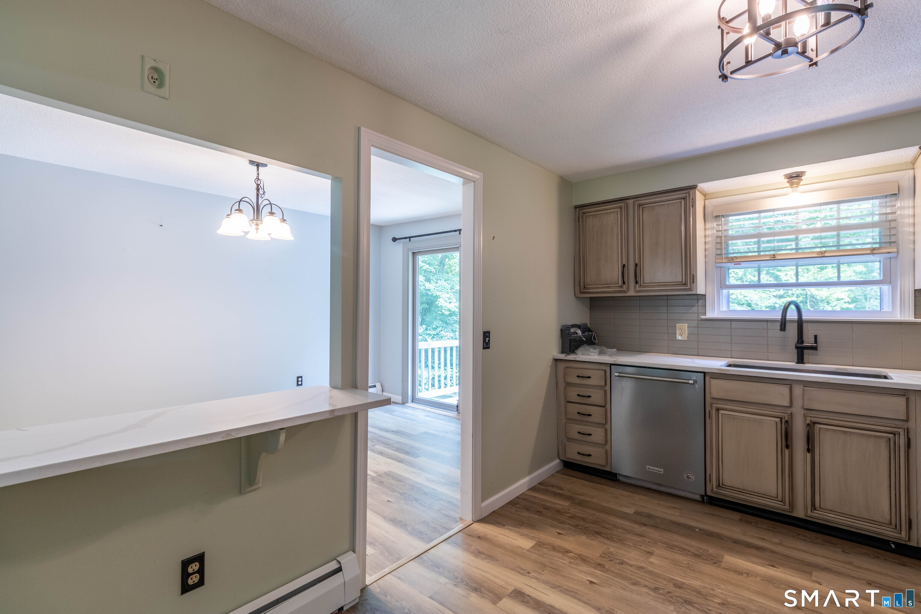 18 Crestwood Drive photo 7