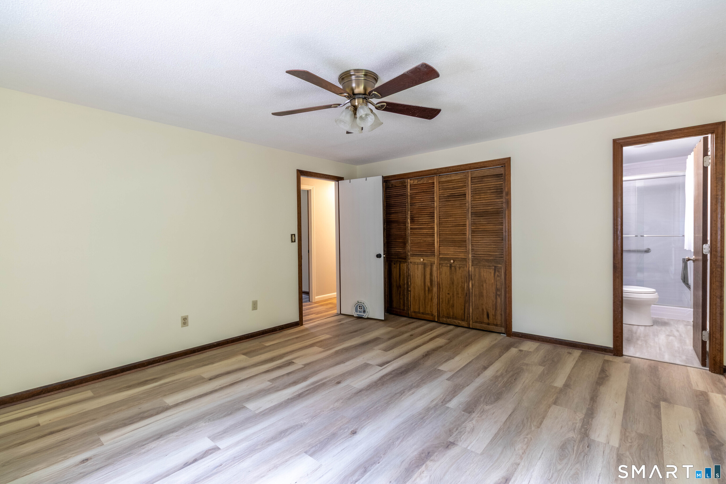18 Crestwood Drive photo 11