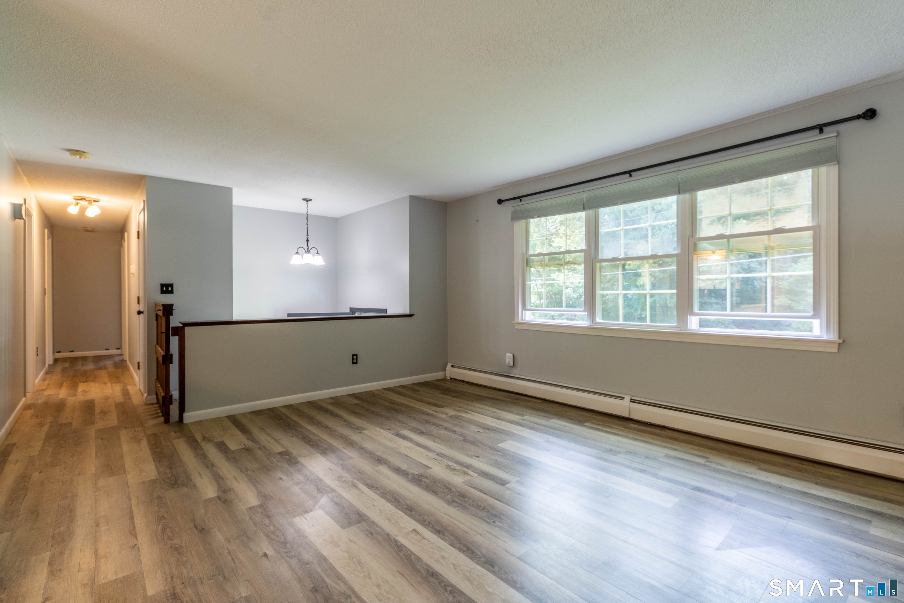 18 Crestwood Drive photo 3