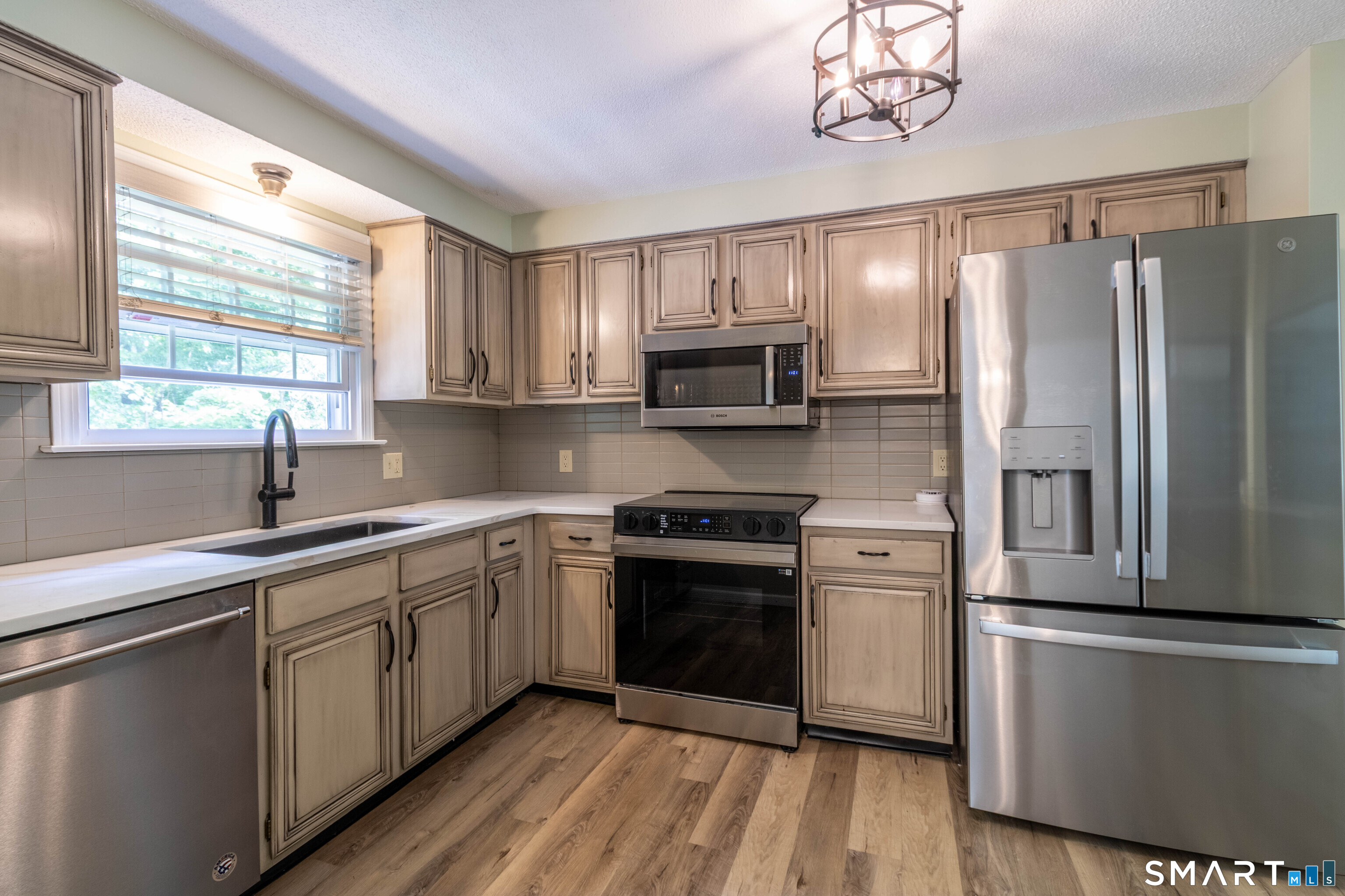 18 Crestwood Drive photo 6