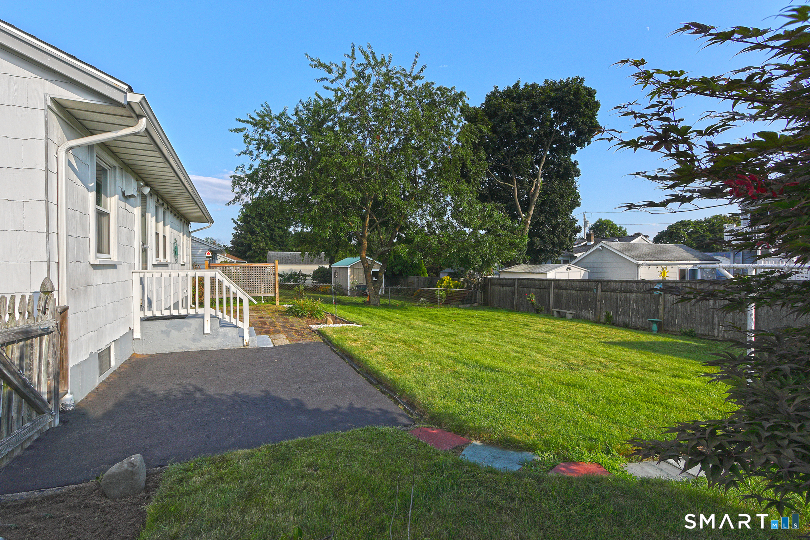 5th image of 105 Skyline Dr, West Haven, CT 06516 | MLS# 24200179