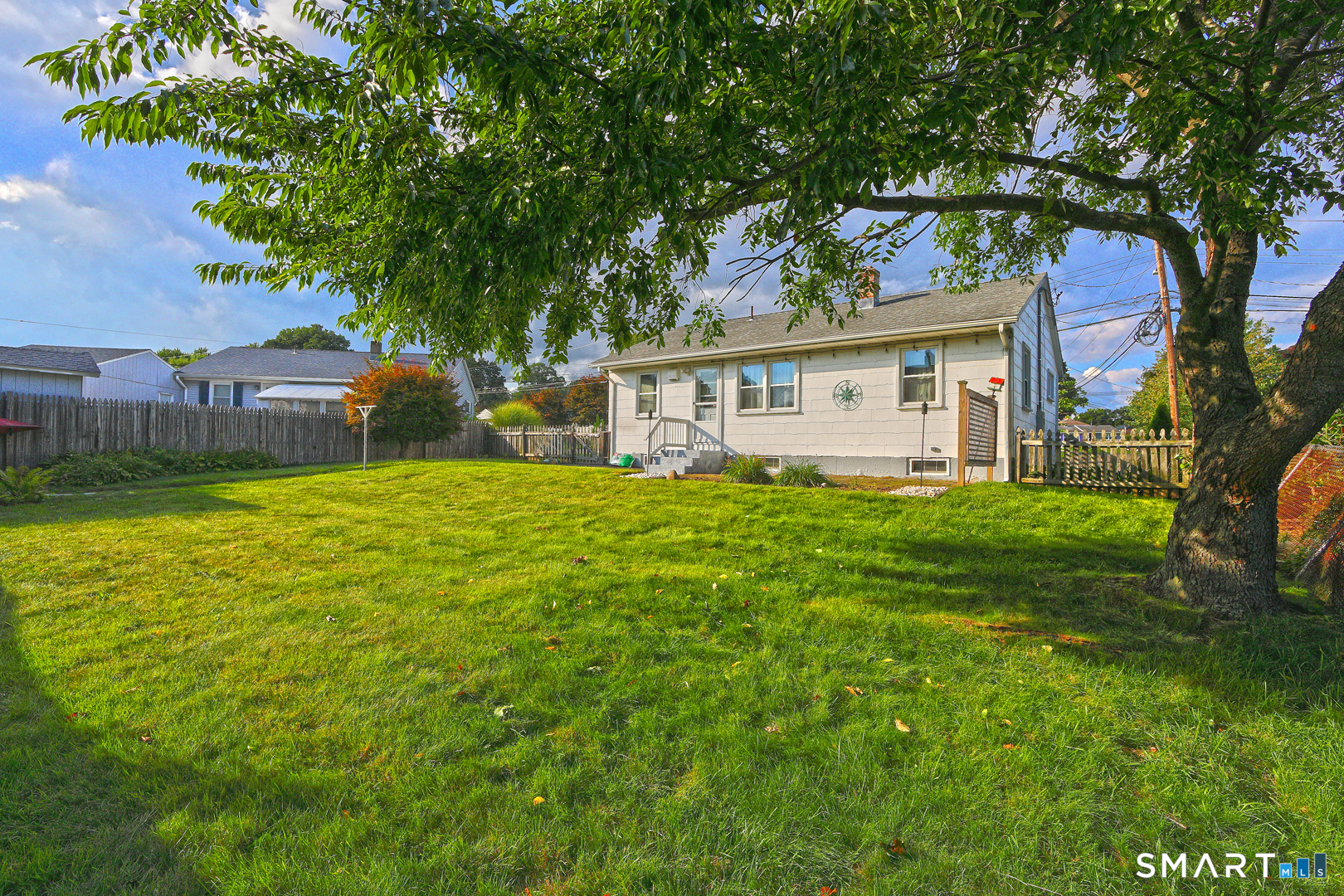 8th image of 105 Skyline Dr, West Haven, CT 06516 | MLS# 24200179