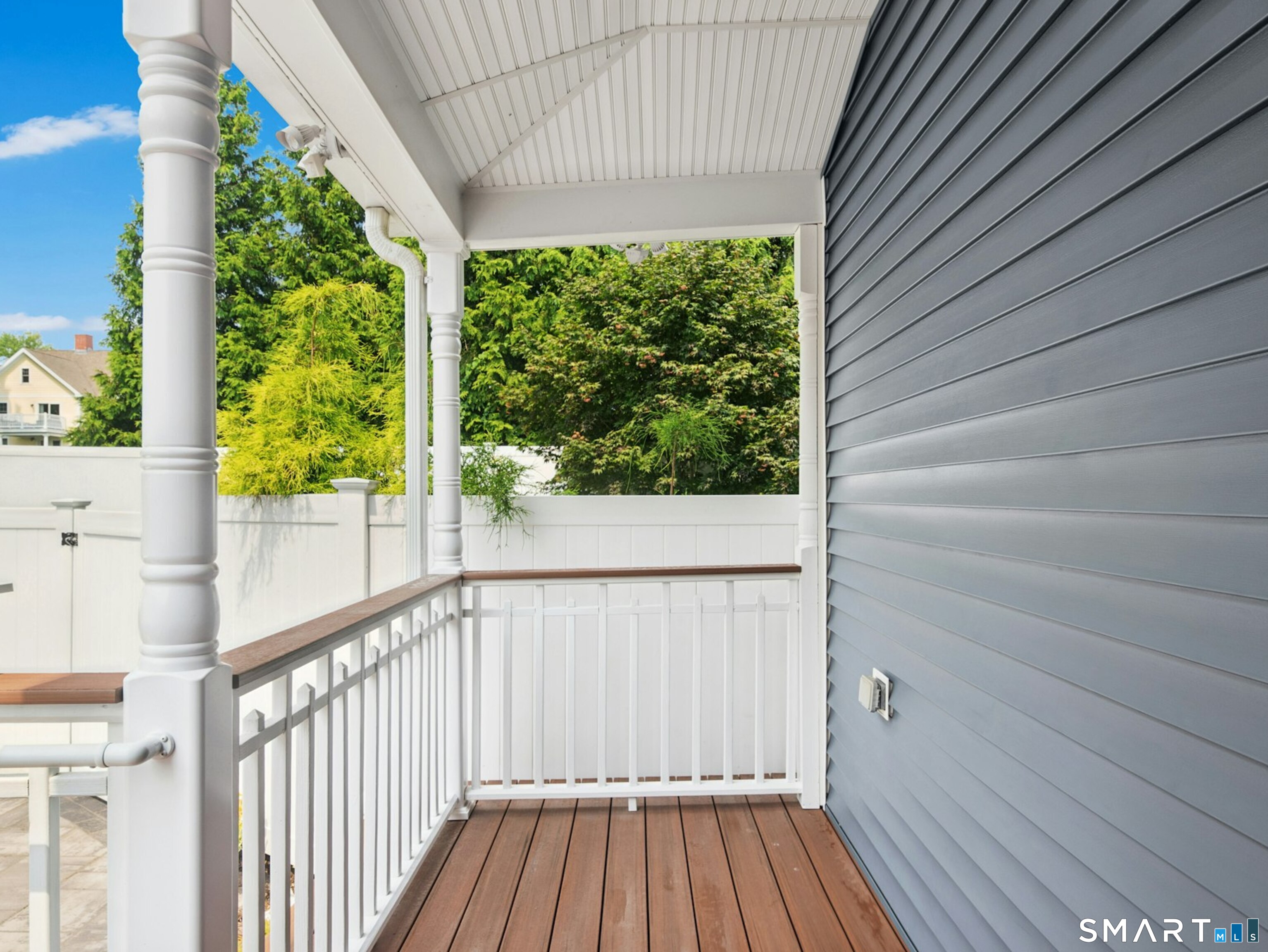 220 West Avenue, Darien, Connecticut photo 2