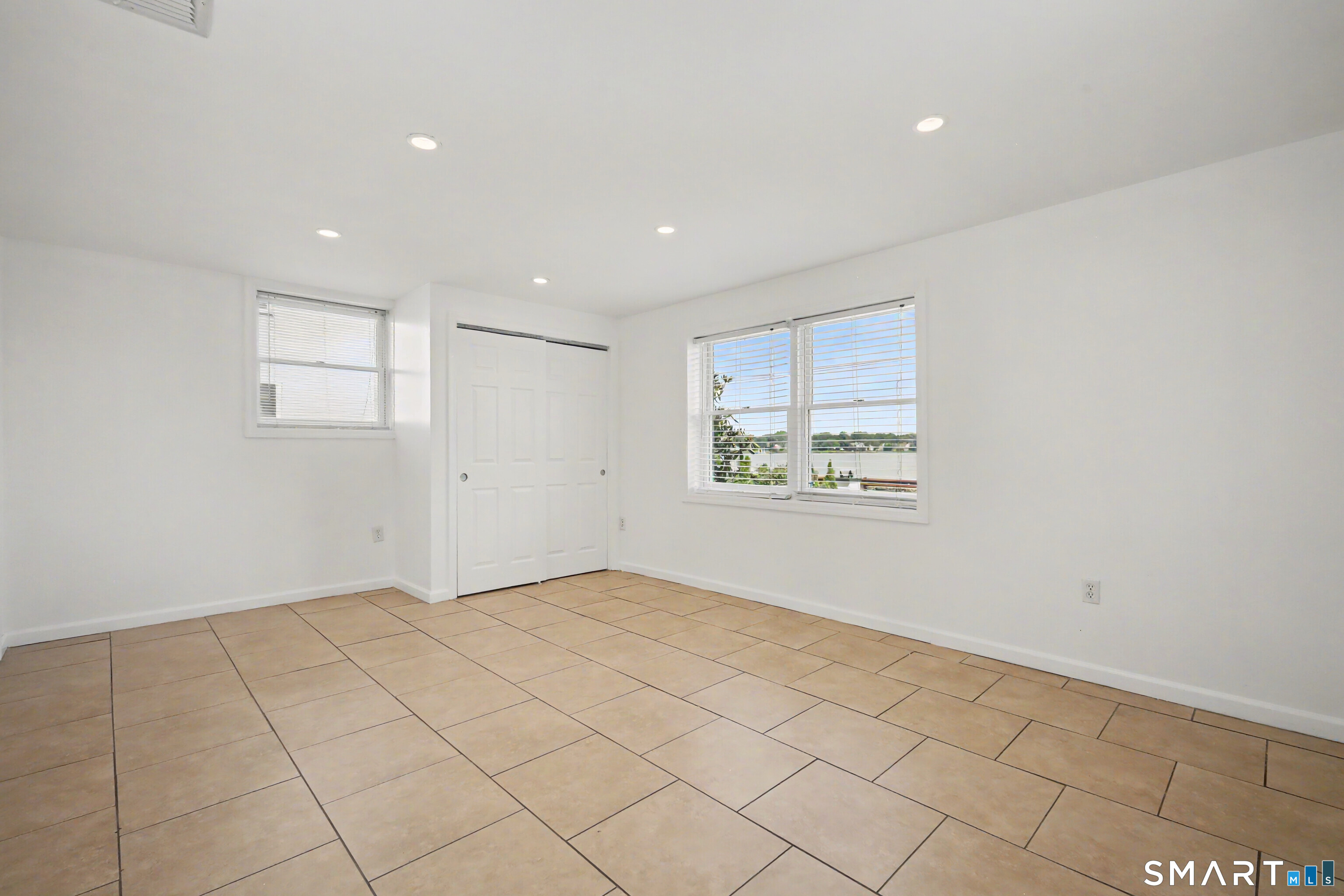 303 Weed Avenue photo 30