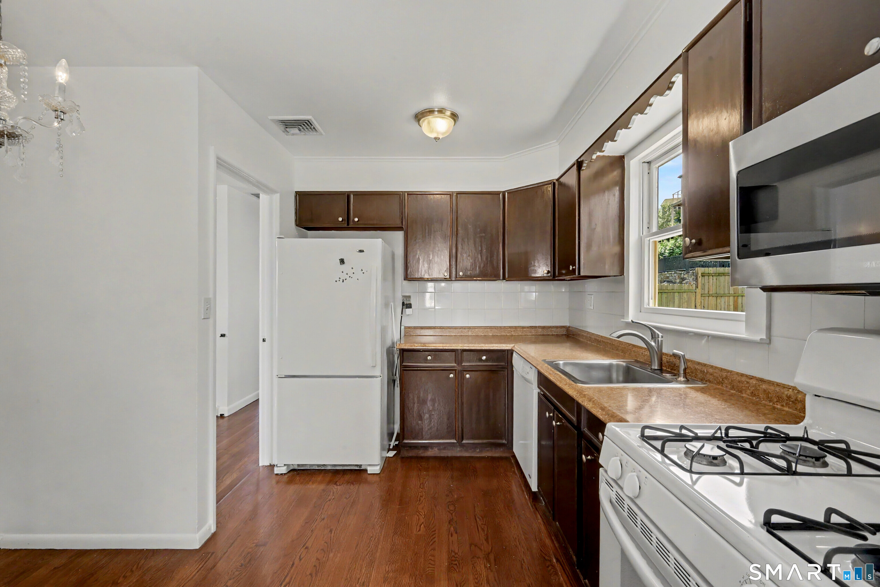 303 Weed Avenue photo 17
