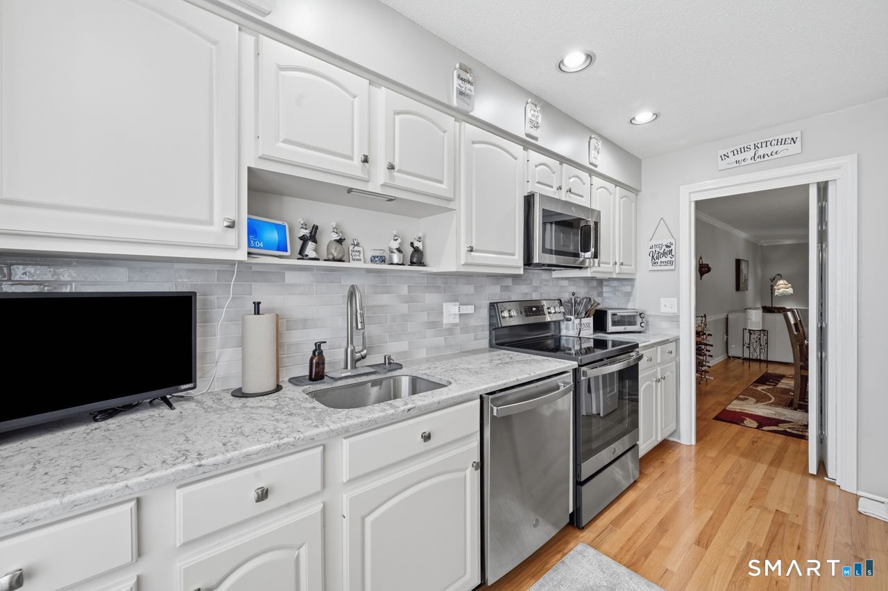 113 Tunxis Village Unit #113 photo 11