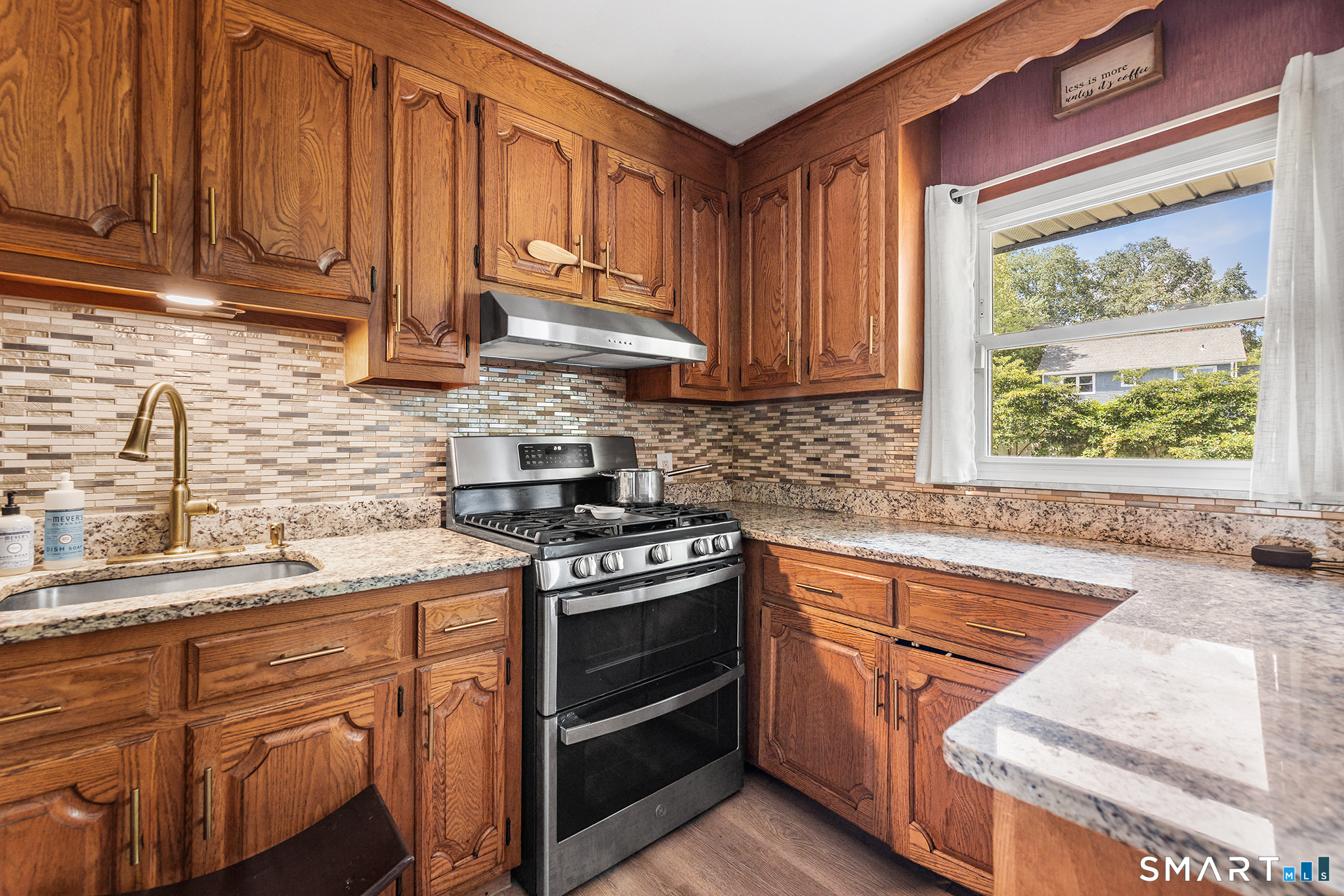 9 Glenridge Drive photo 9
