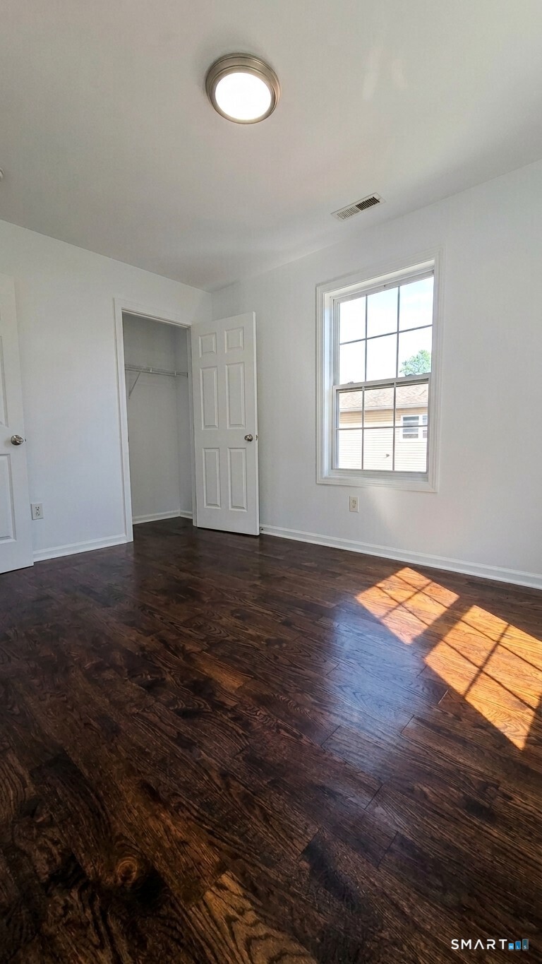 175 Harding Avenue photo 9