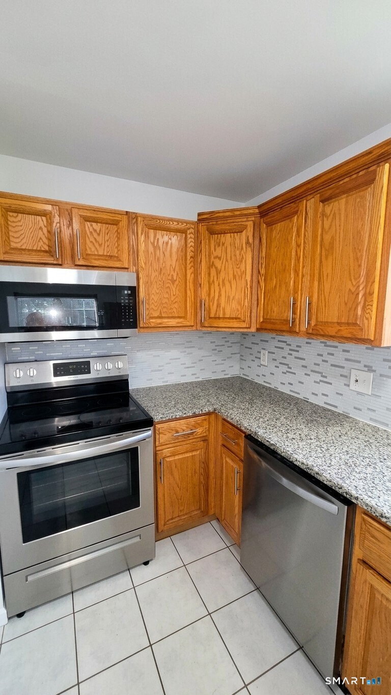 175 Harding Avenue photo 5