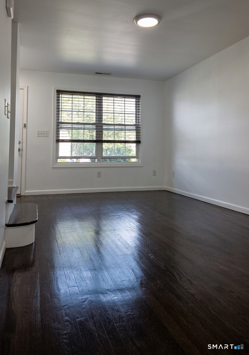 175 Harding Avenue photo 2
