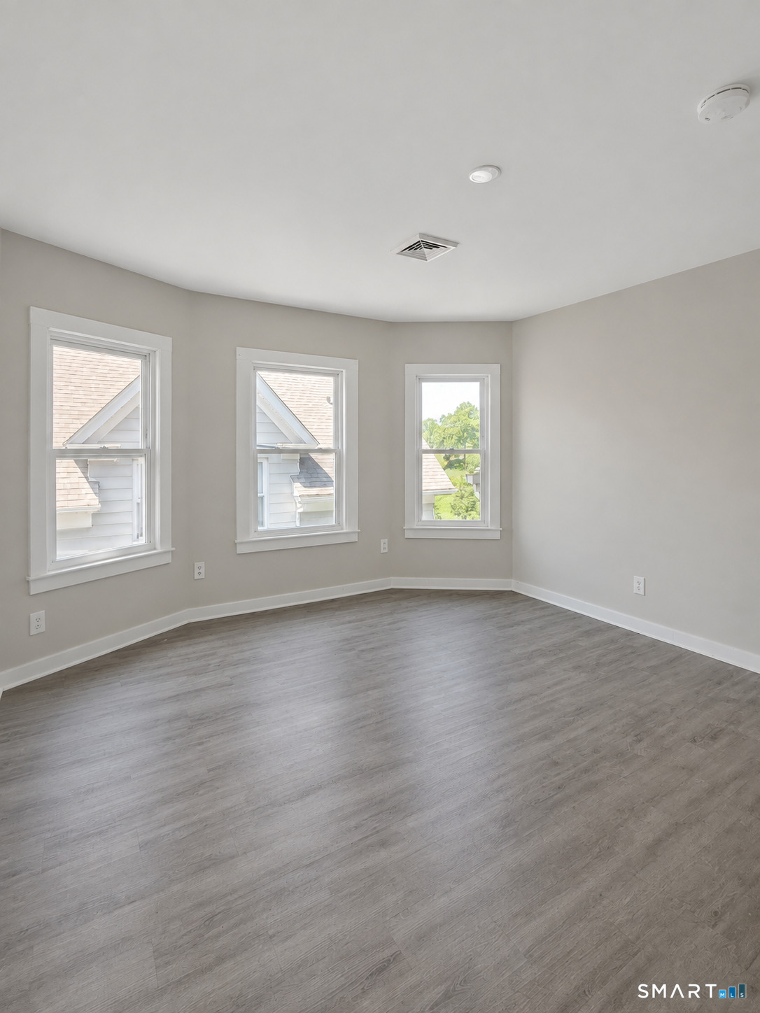 187 Hart Street 3