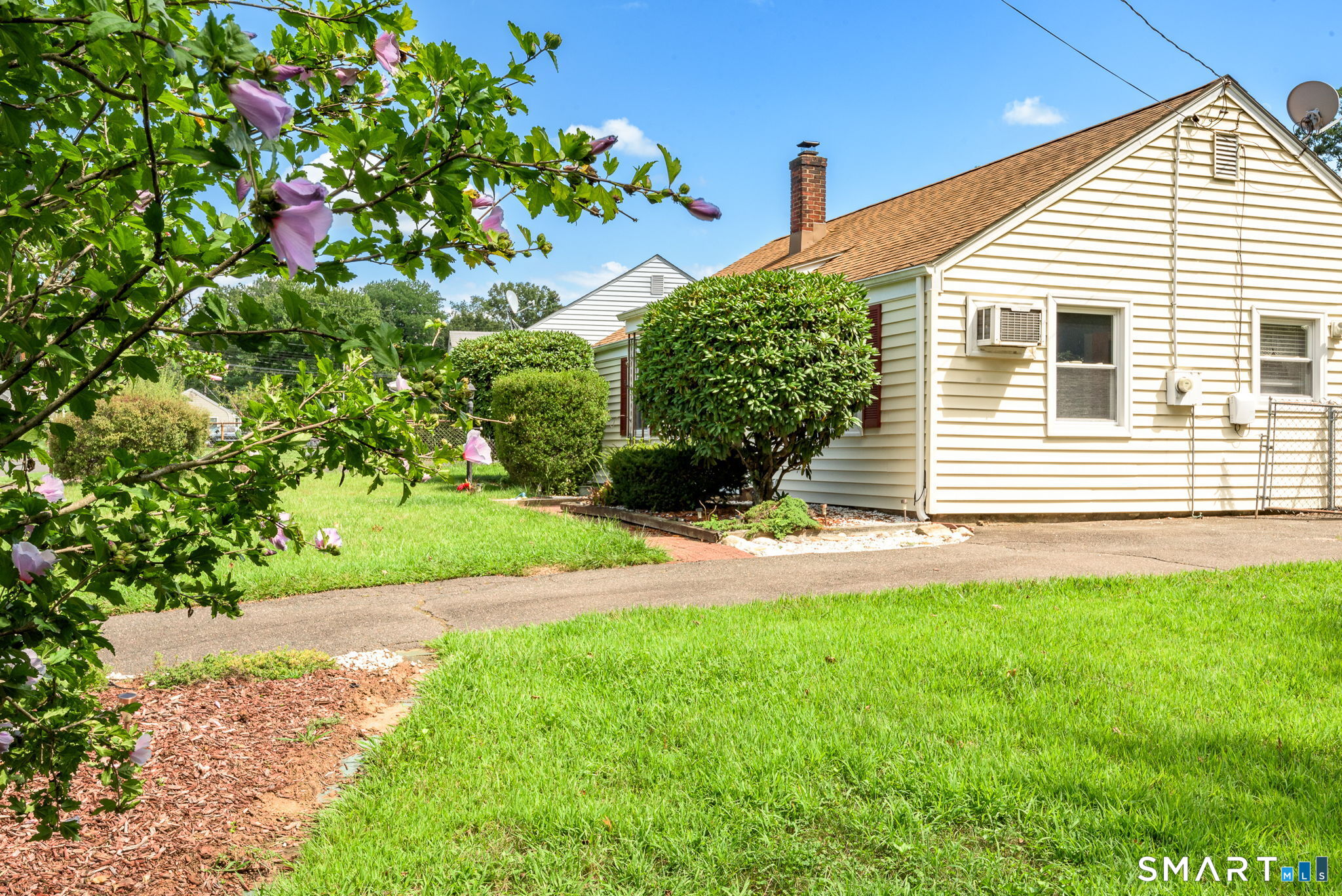 40th image of 63 Crescent Dr, East Hartford, CT 06118 | MLS# 24199828