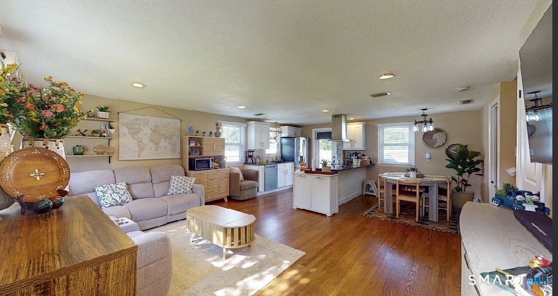 200 Brook Street photo 4